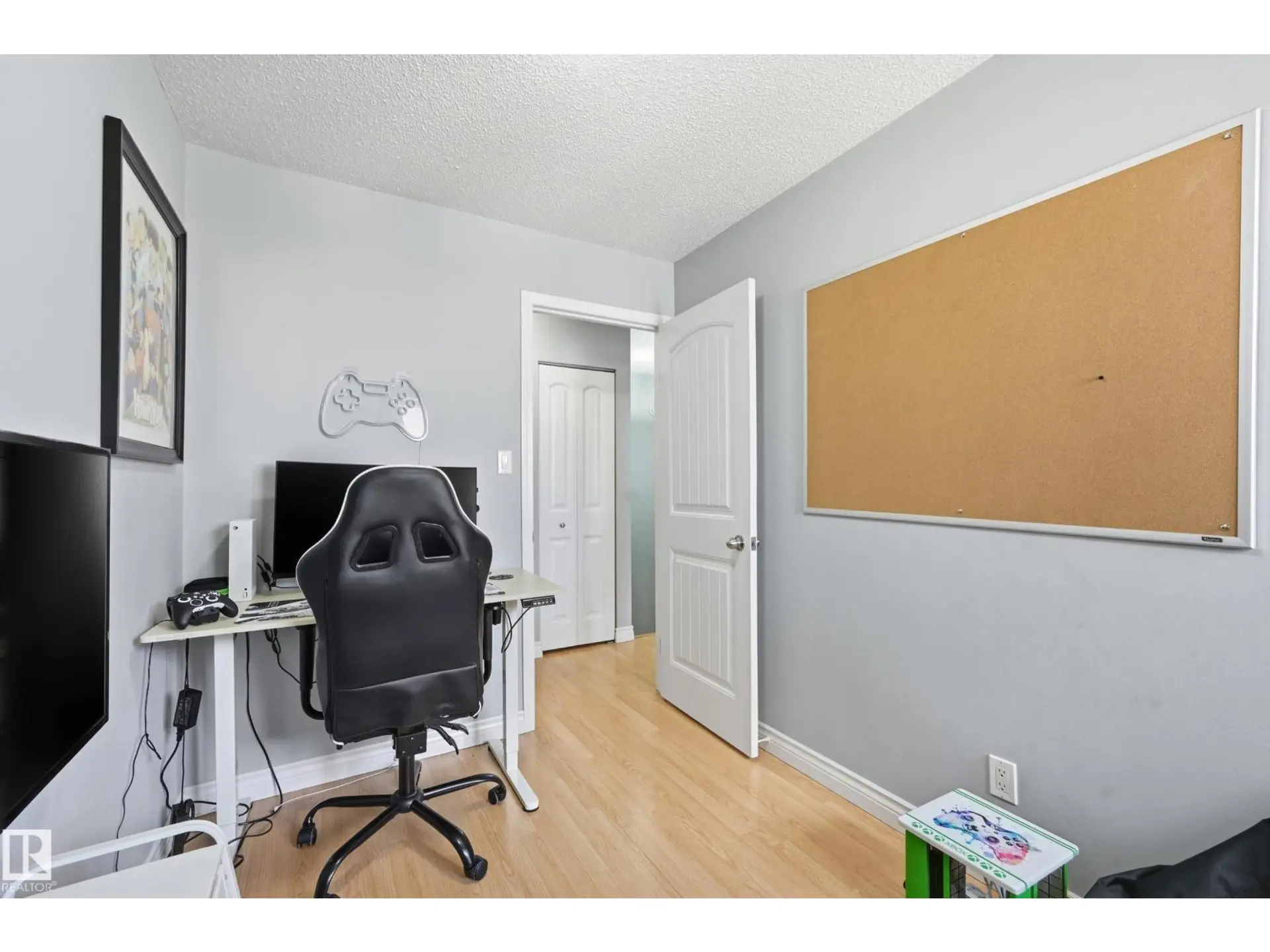 #9 8020 141 AV NW - Image 13