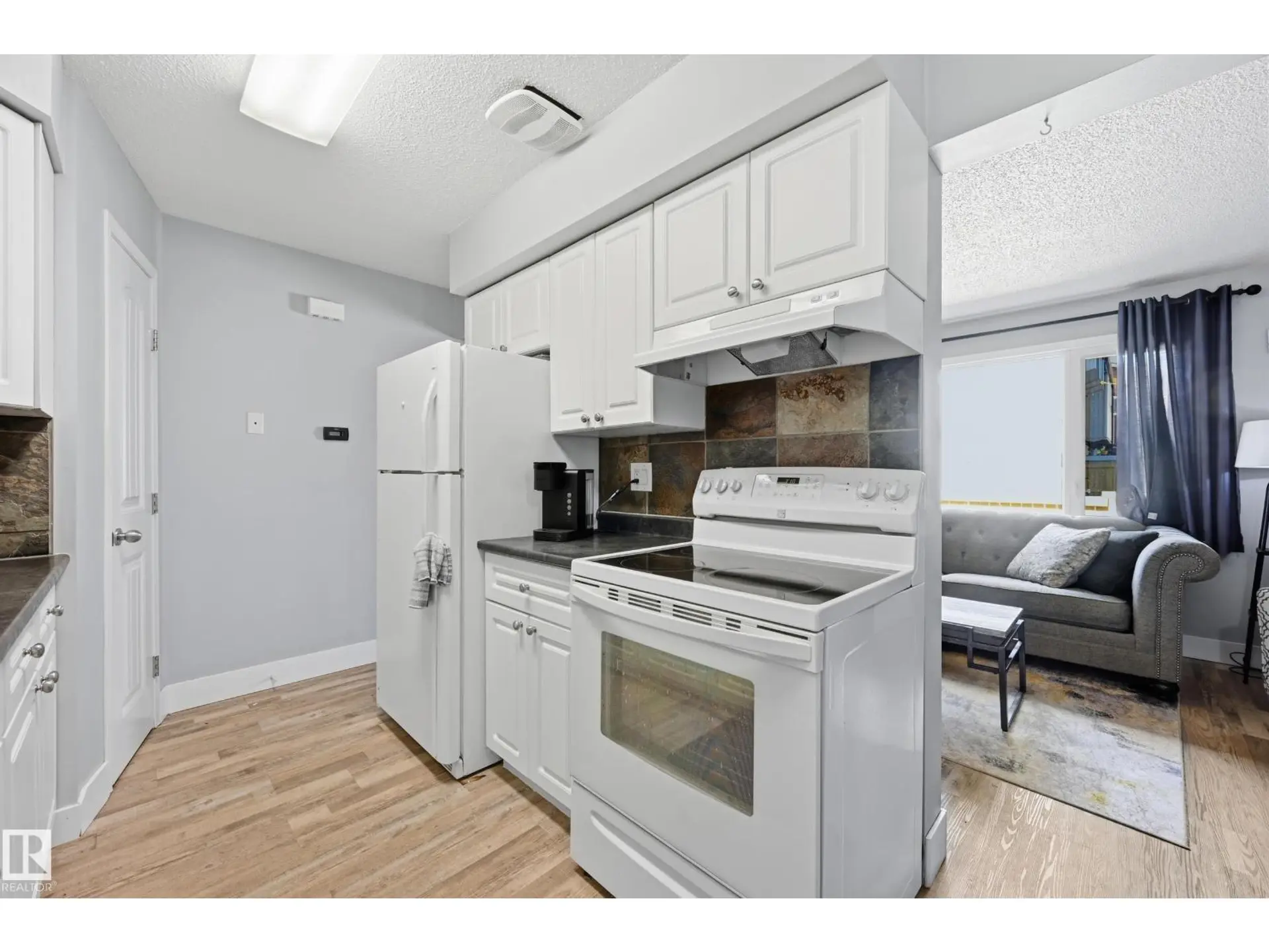 #9 8020 141 AV NW - Image 5
