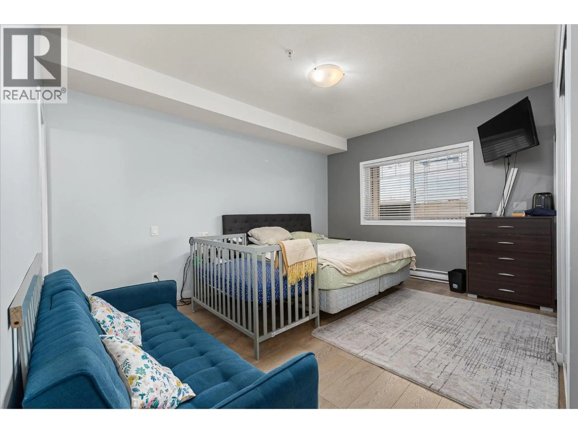 #219 250 Hollywood Road - Image 14