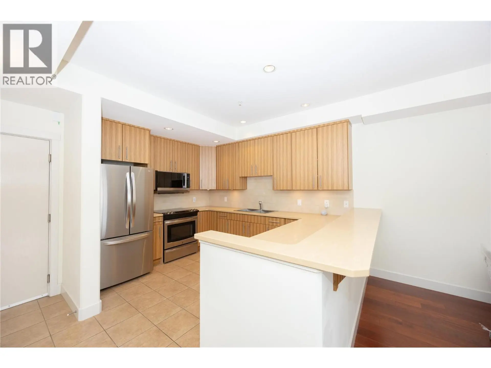 #307 457 West Avenue - Image 4