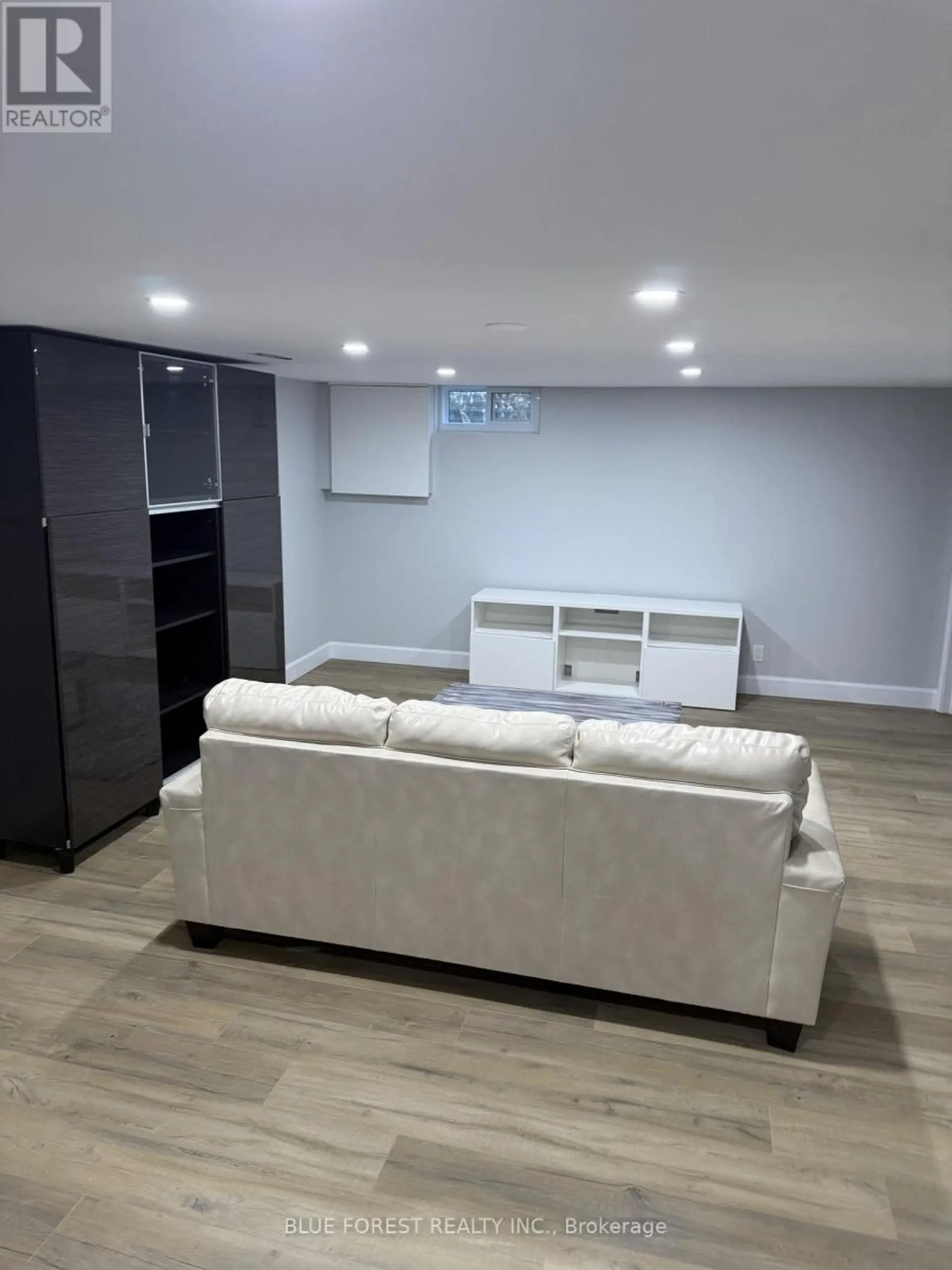 15 SOUTHLAND DRIVE - Image 12
