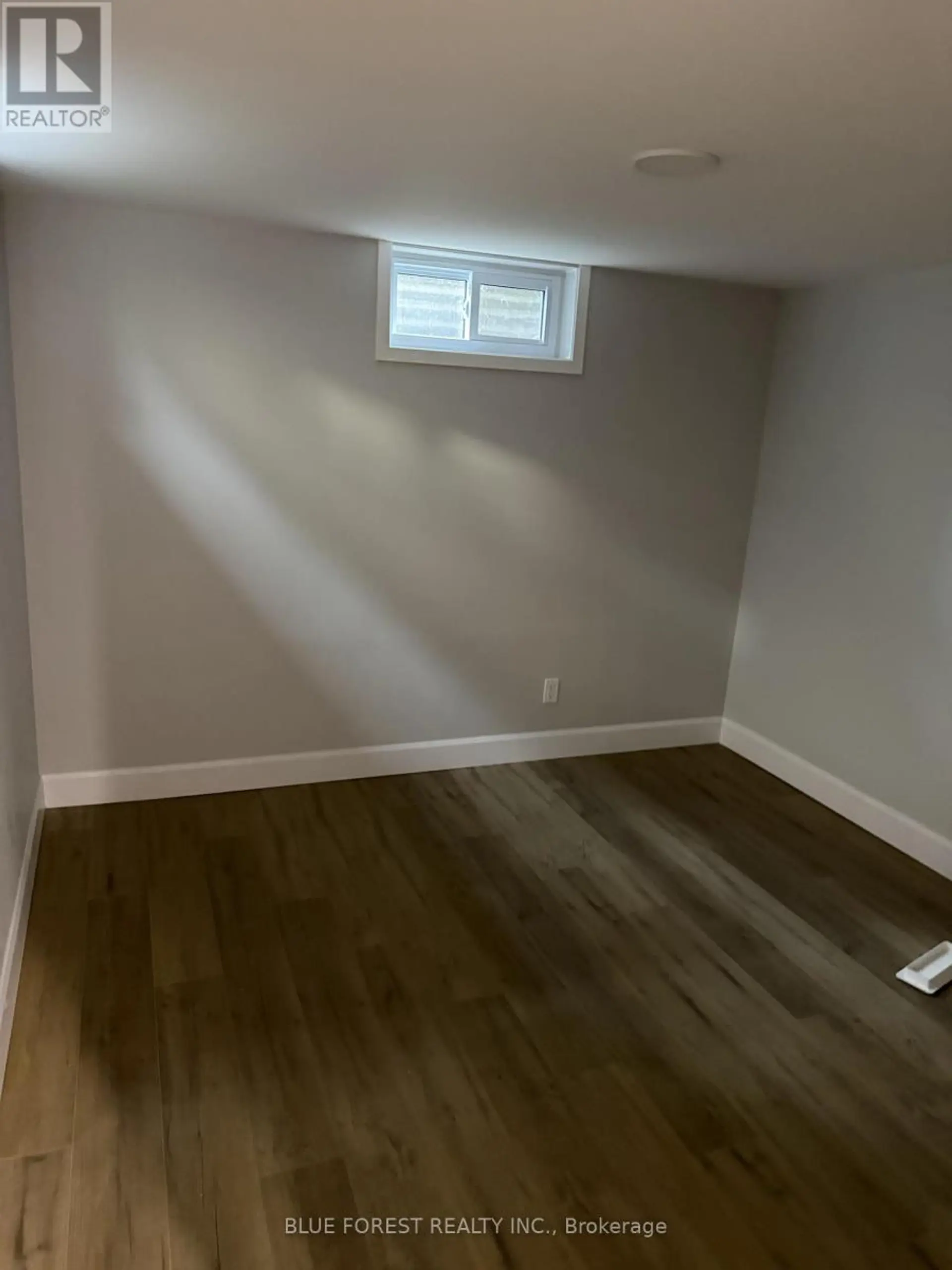 15 SOUTHLAND DRIVE - Image 13