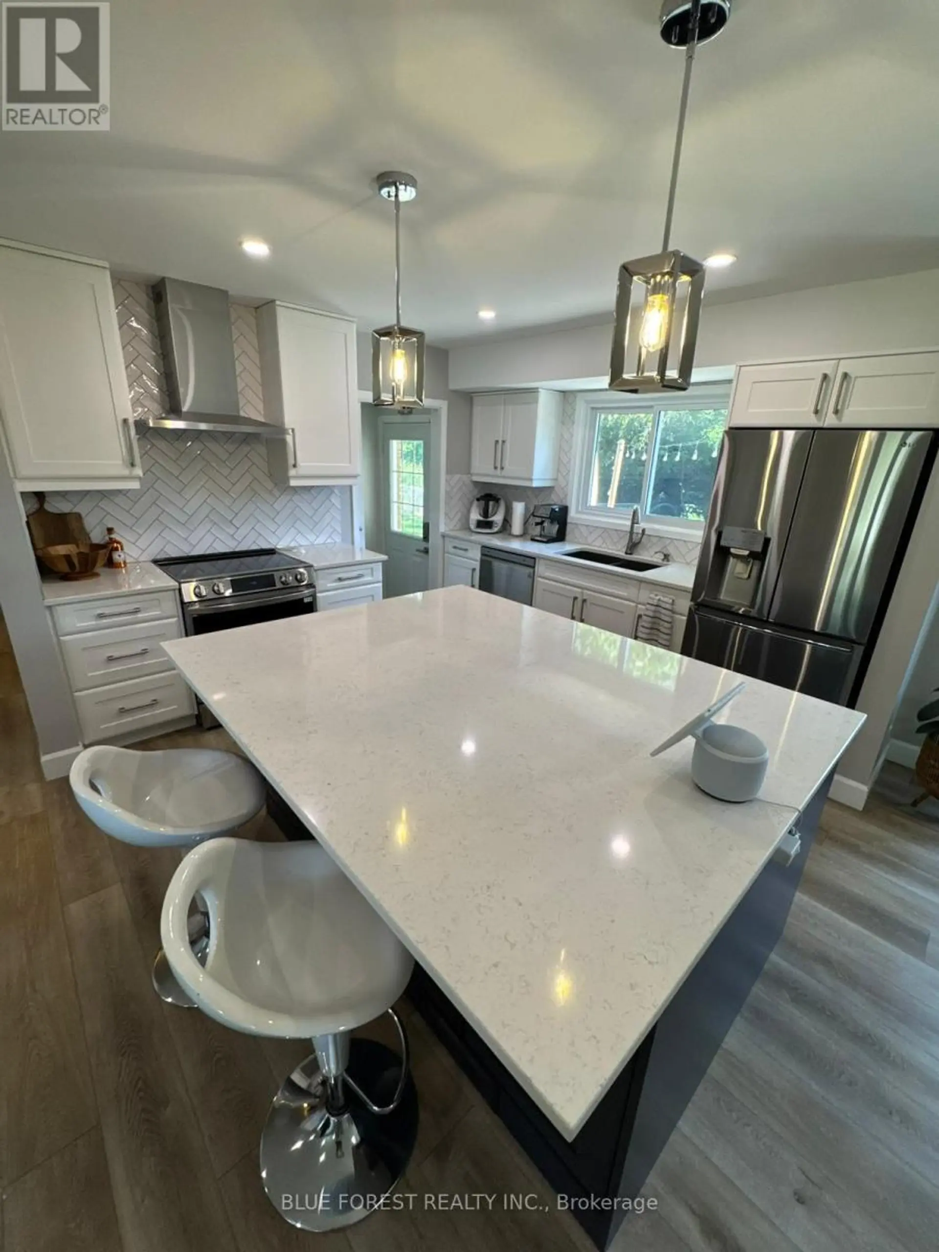 15 SOUTHLAND DRIVE - Image 4