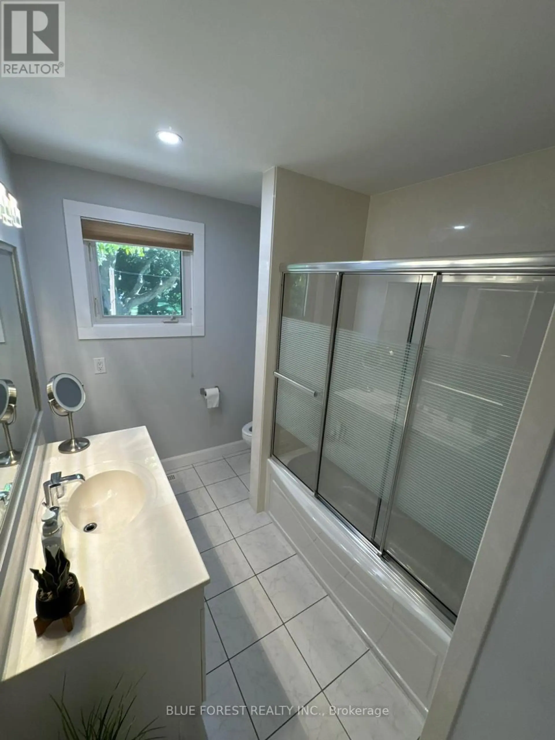 15 SOUTHLAND DRIVE - Image 8