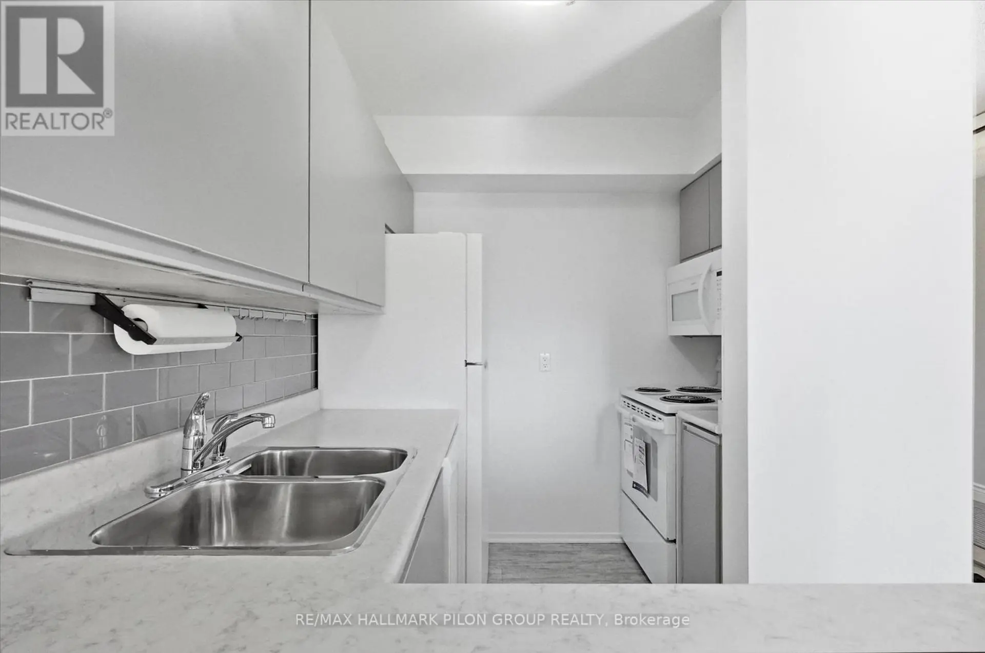 #206 316 SAVARD AVENUE - Image 8