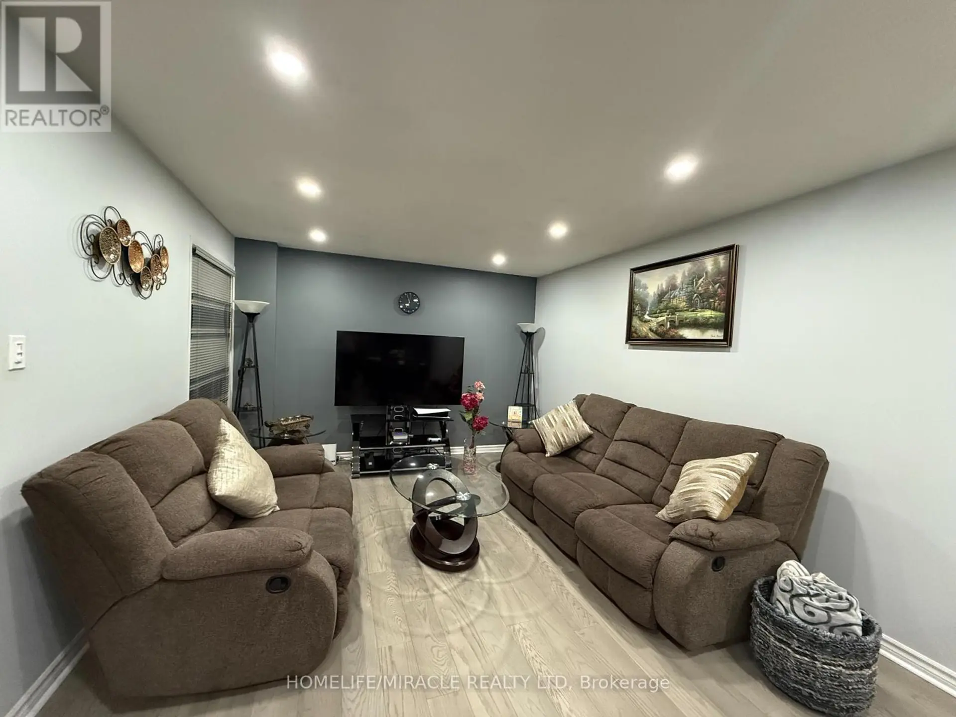 163 MABLEY CRESCENT - Image 2