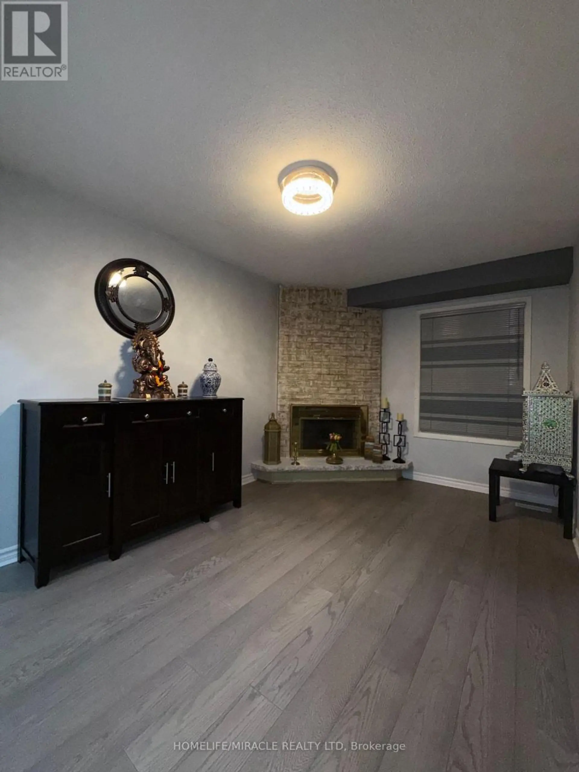 163 MABLEY CRESCENT - Image 4
