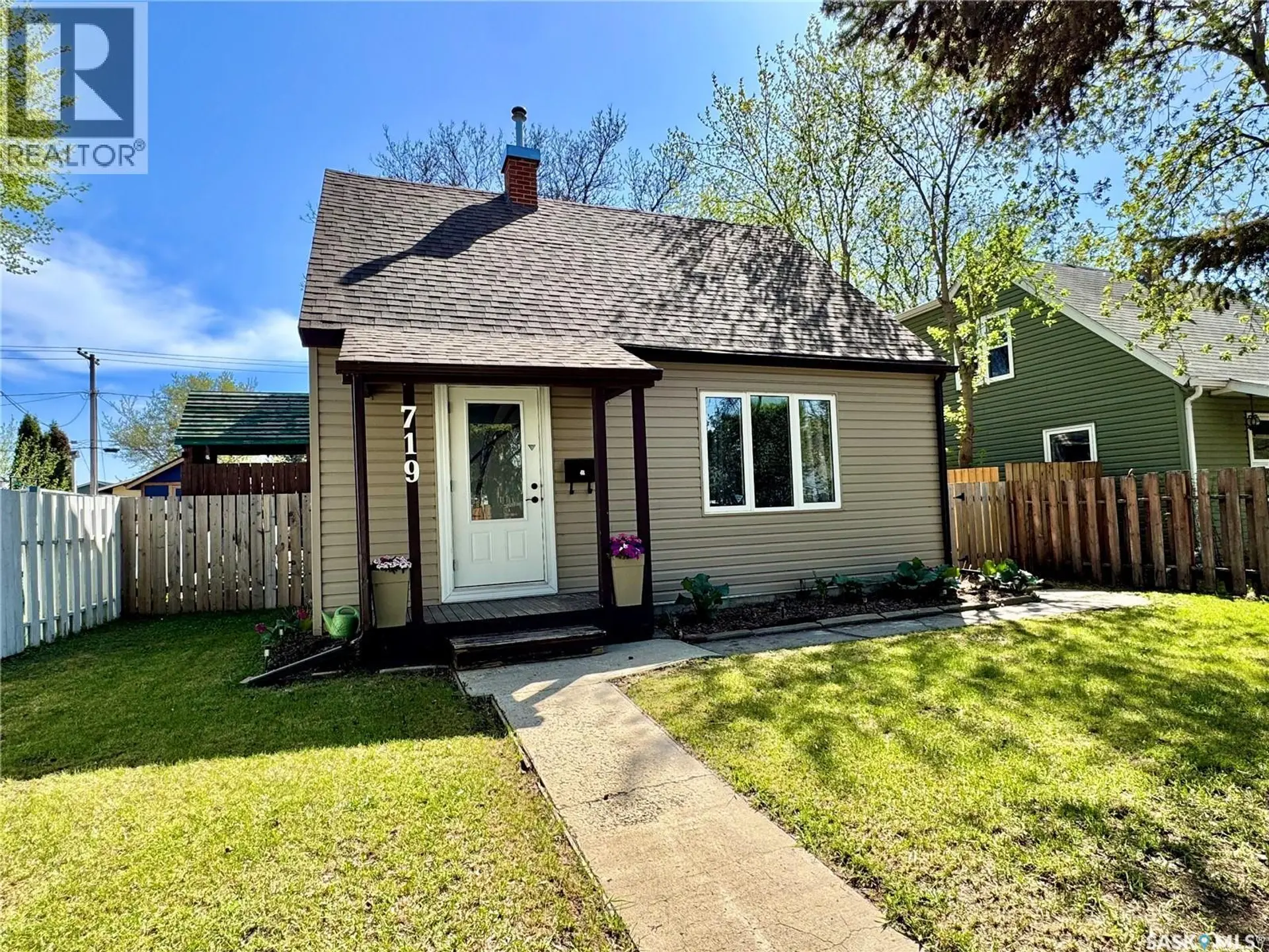 719 4th STREET E - Image 1