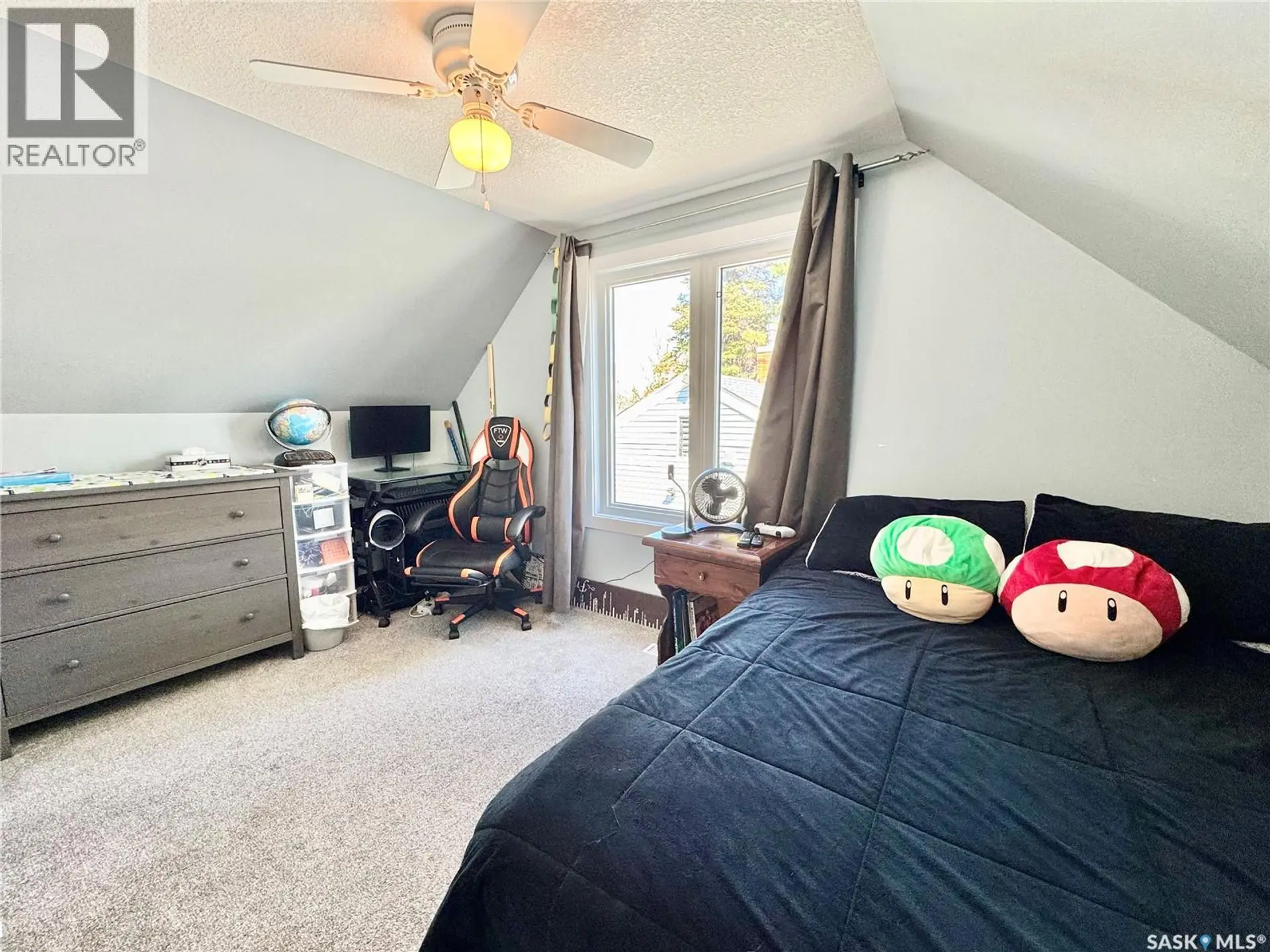719 4th STREET E - Image 13