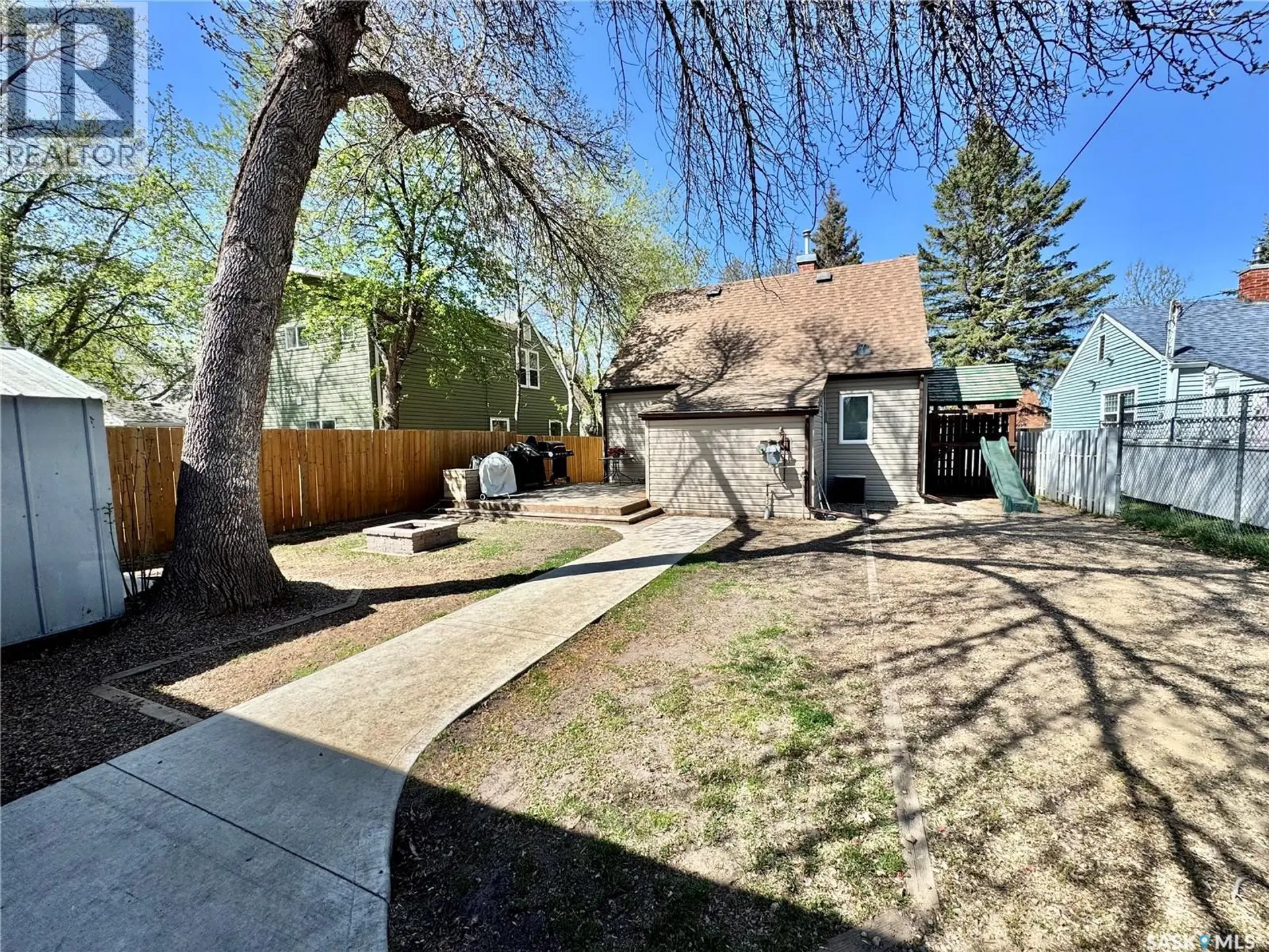719 4th STREET E - Image 17