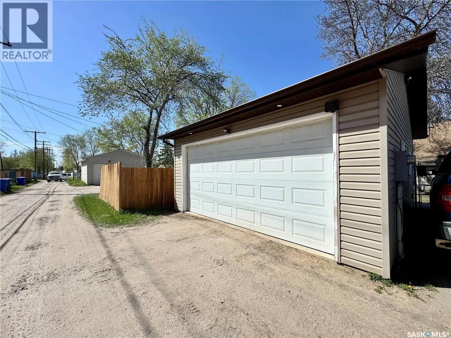 719 4th STREET E - Image 20