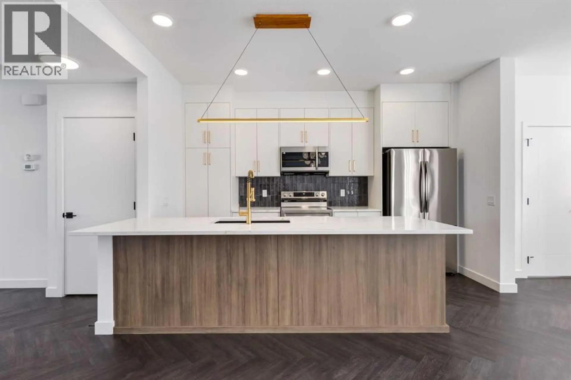 411 Clydesdale Avenue - Image 1