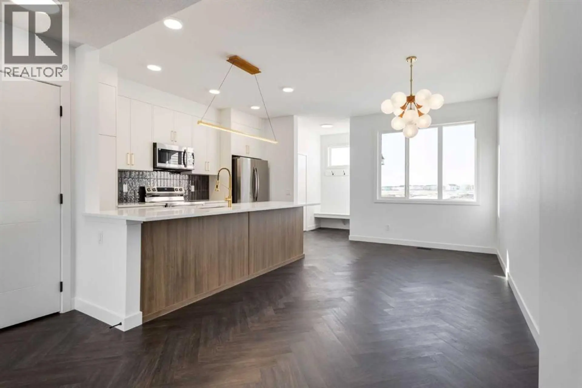 411 Clydesdale Avenue - Image 3