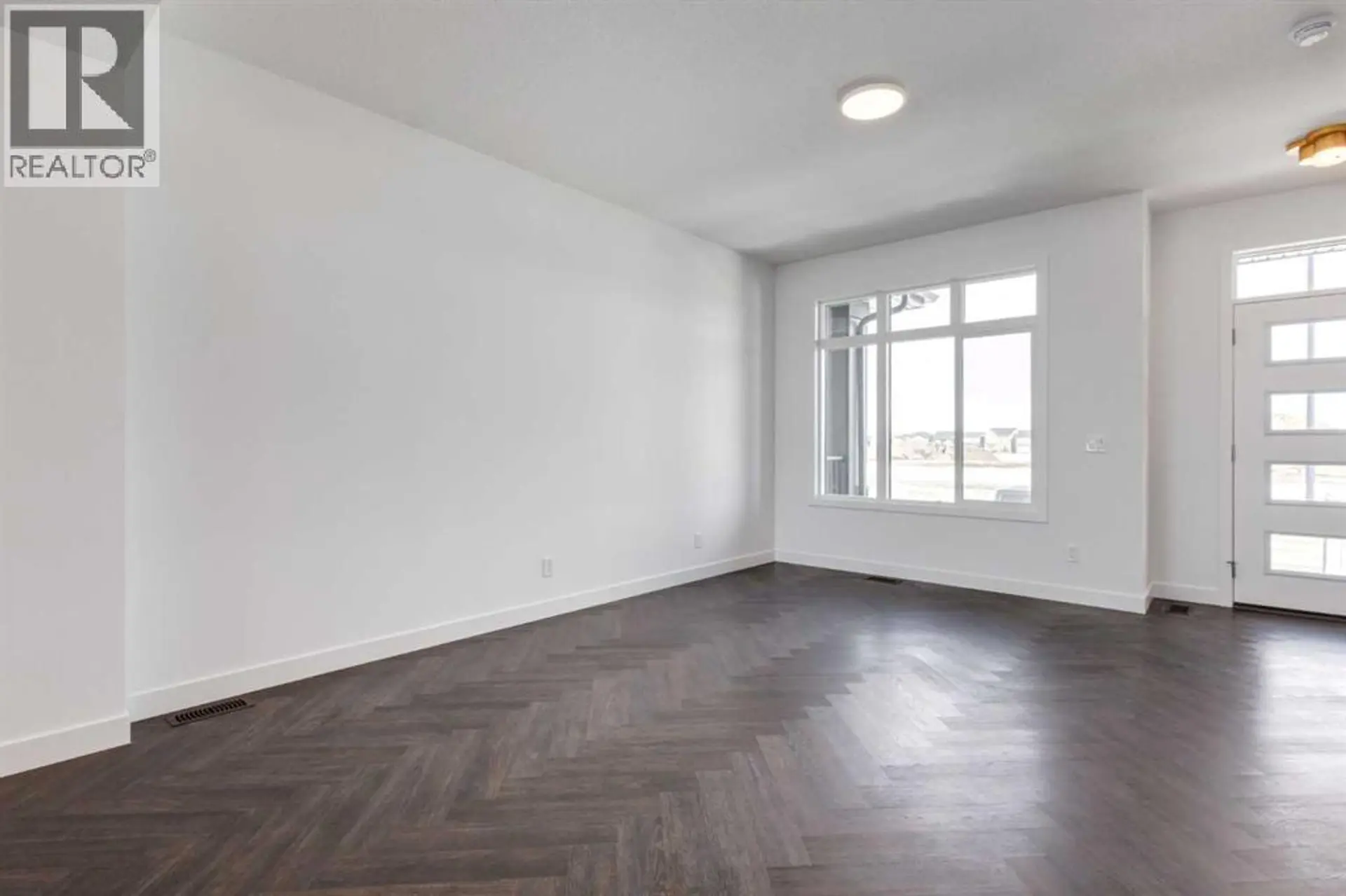 411 Clydesdale Avenue - Image 9