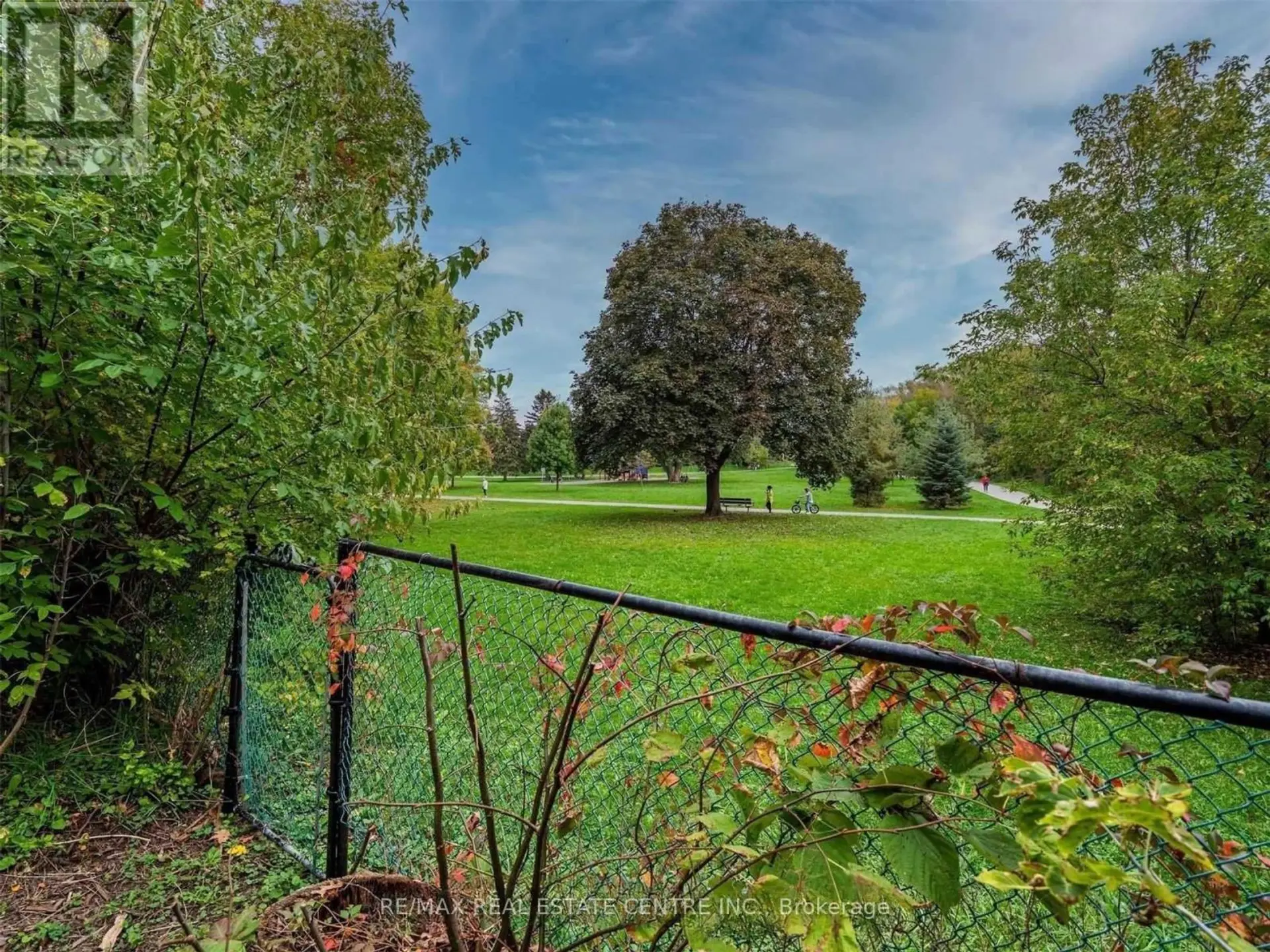 3574 GOLDEN ORCHARD DRIVE - Image 9