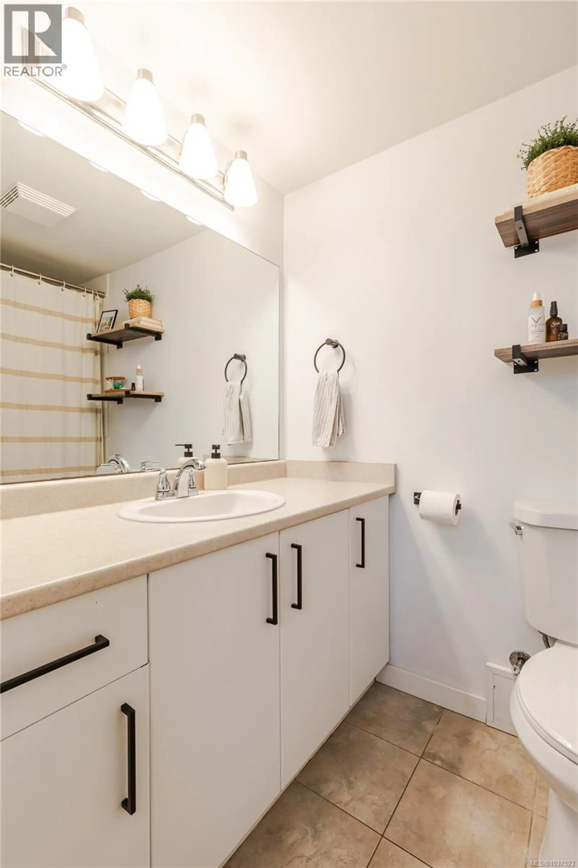 #103 1600 Caspers Way - Image 14