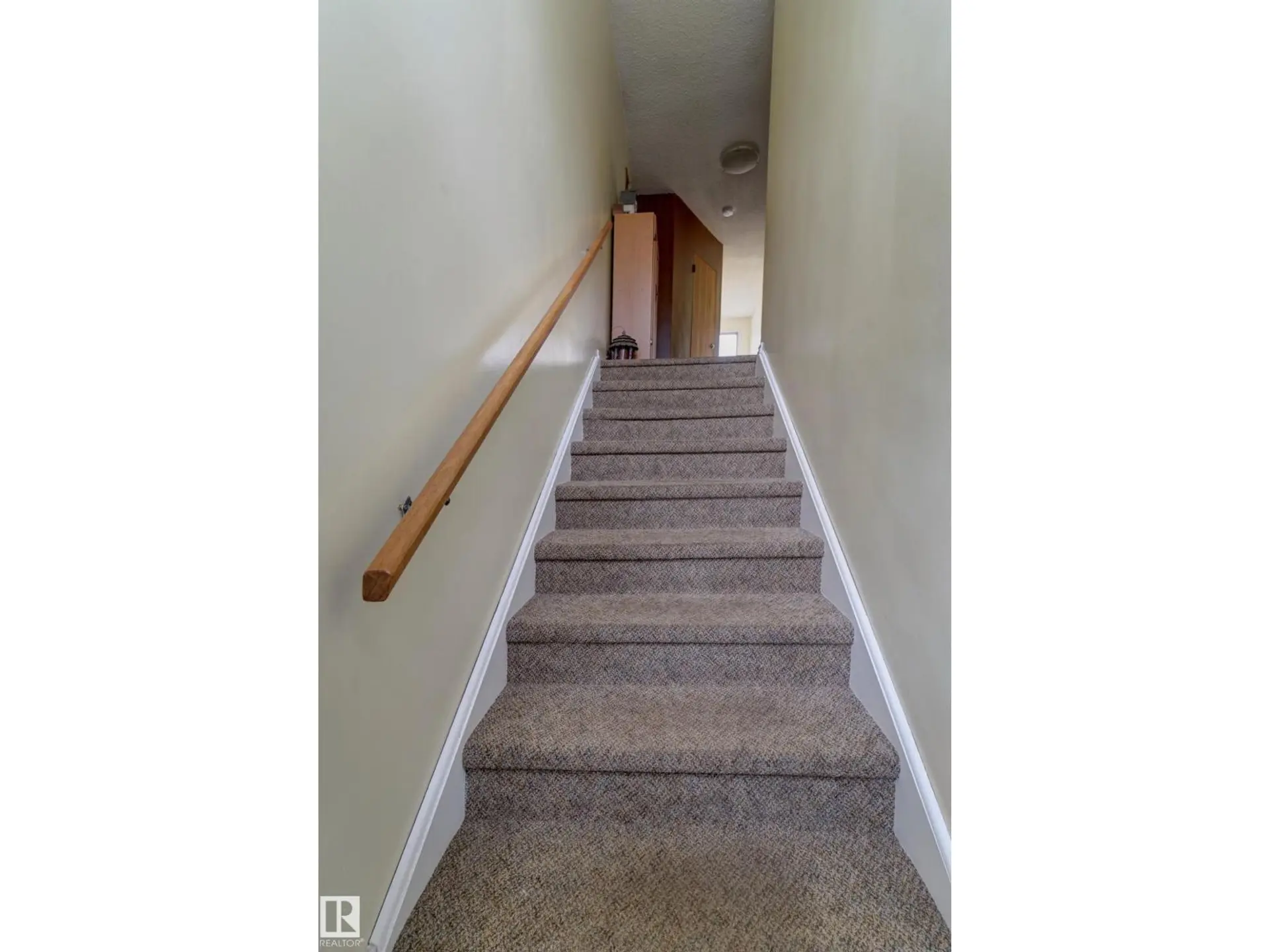 9749 88 AV NW - Image 14