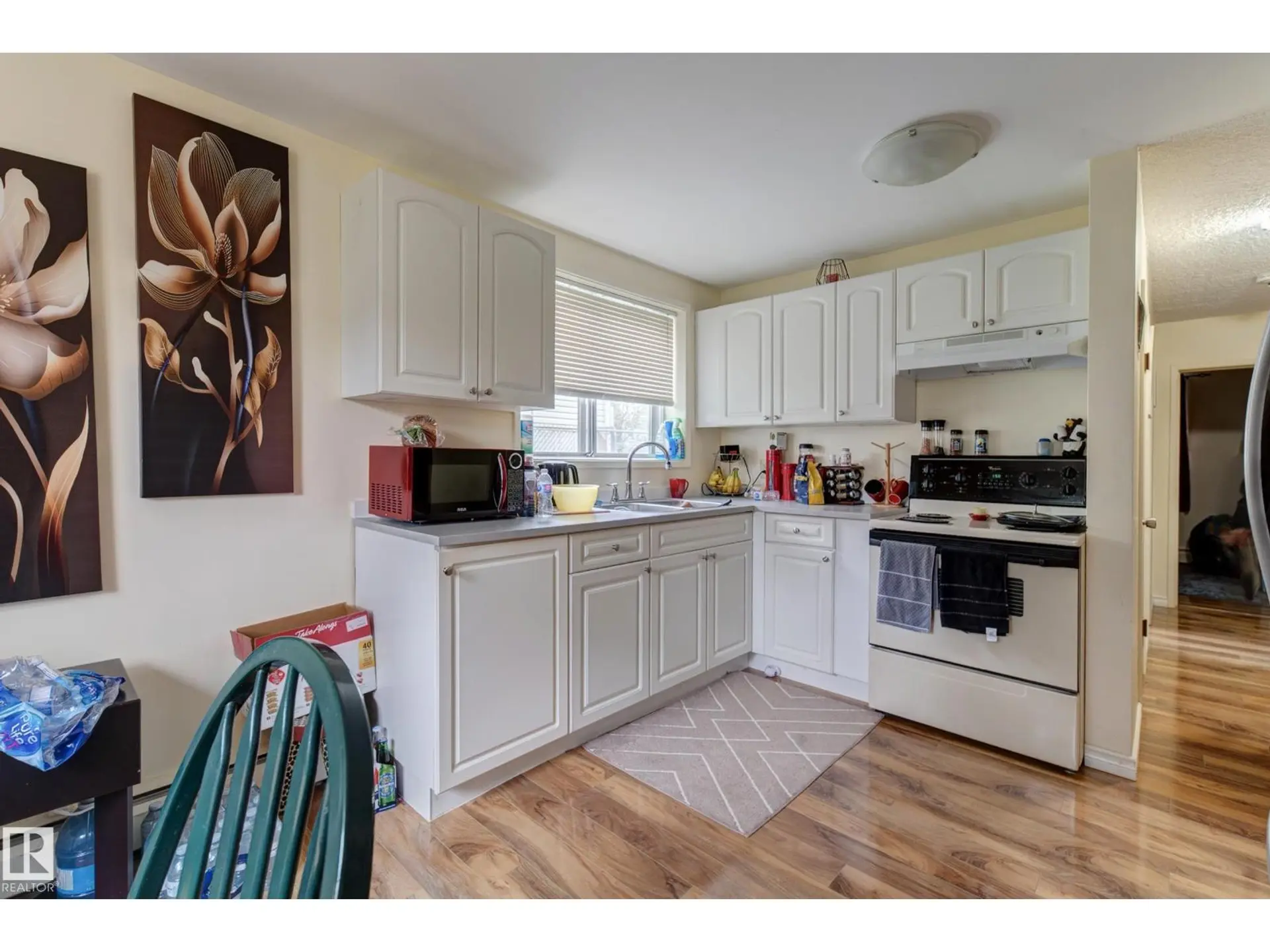 9749 88 AV NW - Image 6