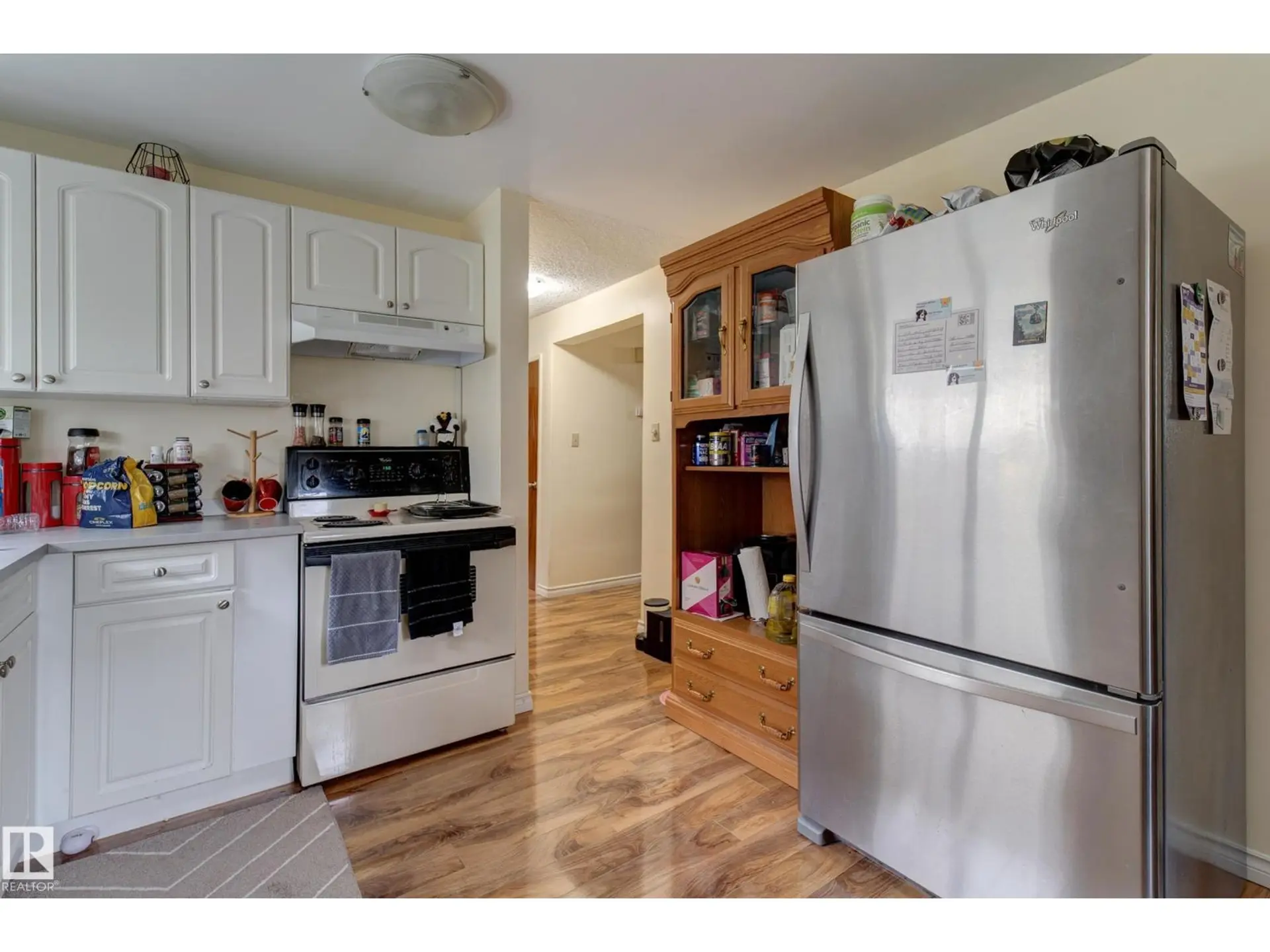9749 88 AV NW - Image 7