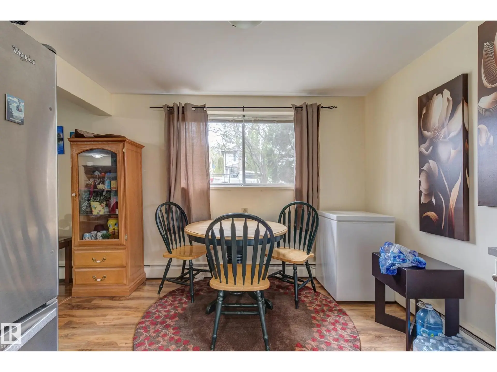 9749 88 AV NW - Image 8
