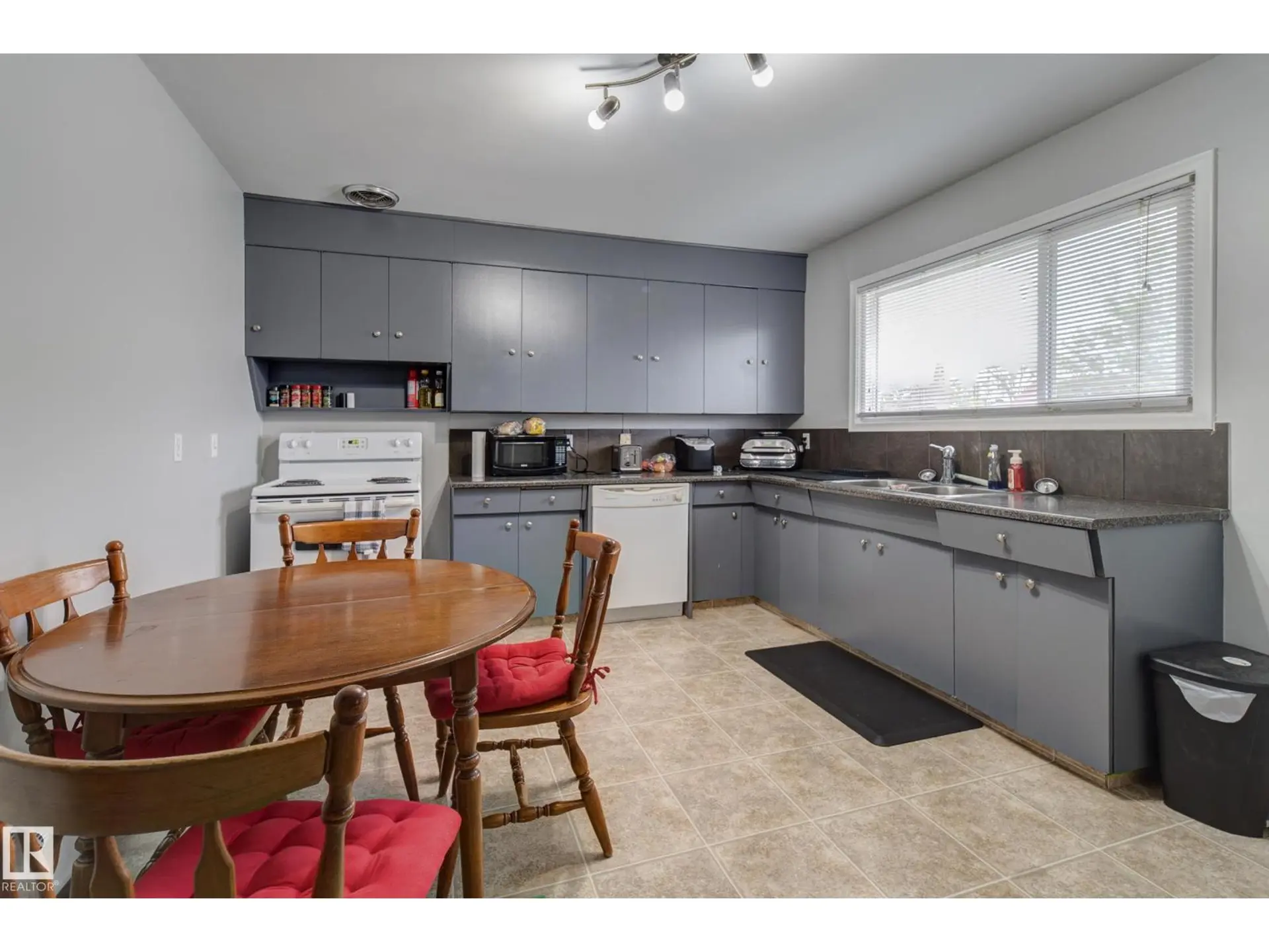 10524 78 ST NW - Image 10