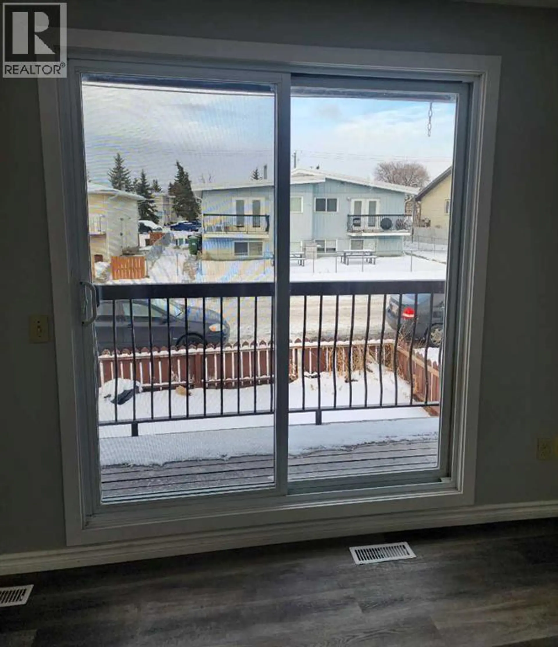 #B 1404 43 Street SE - Image 10