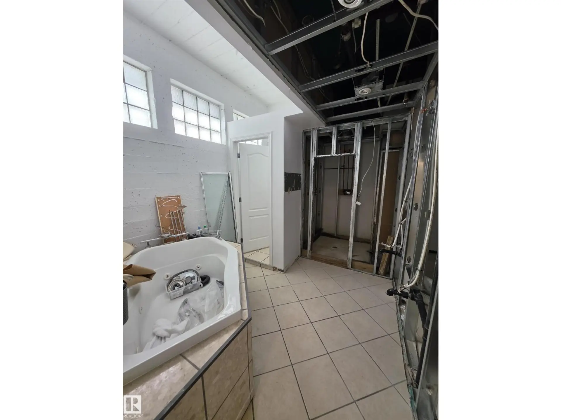 [private address] - Image 3