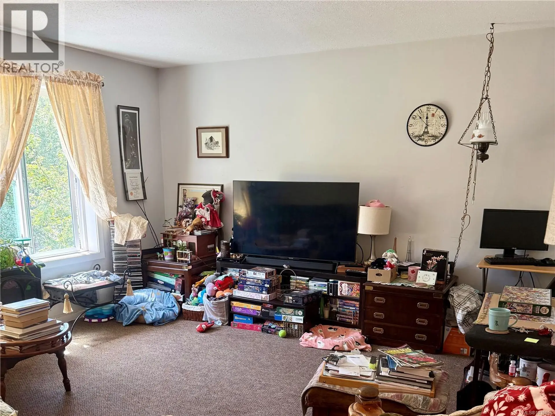4643 Gail Cres - Image 4