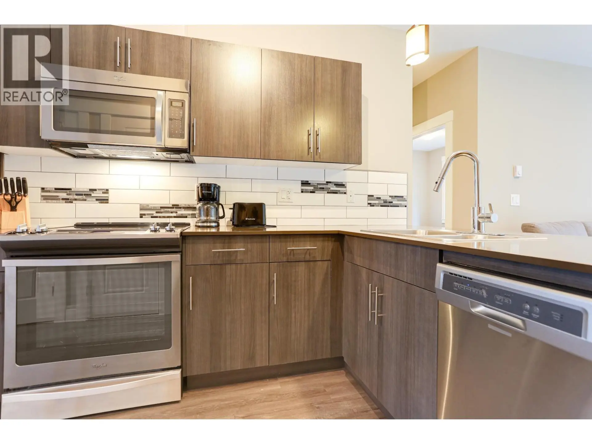 #206 110 BAXTER AVENUE - Image 11