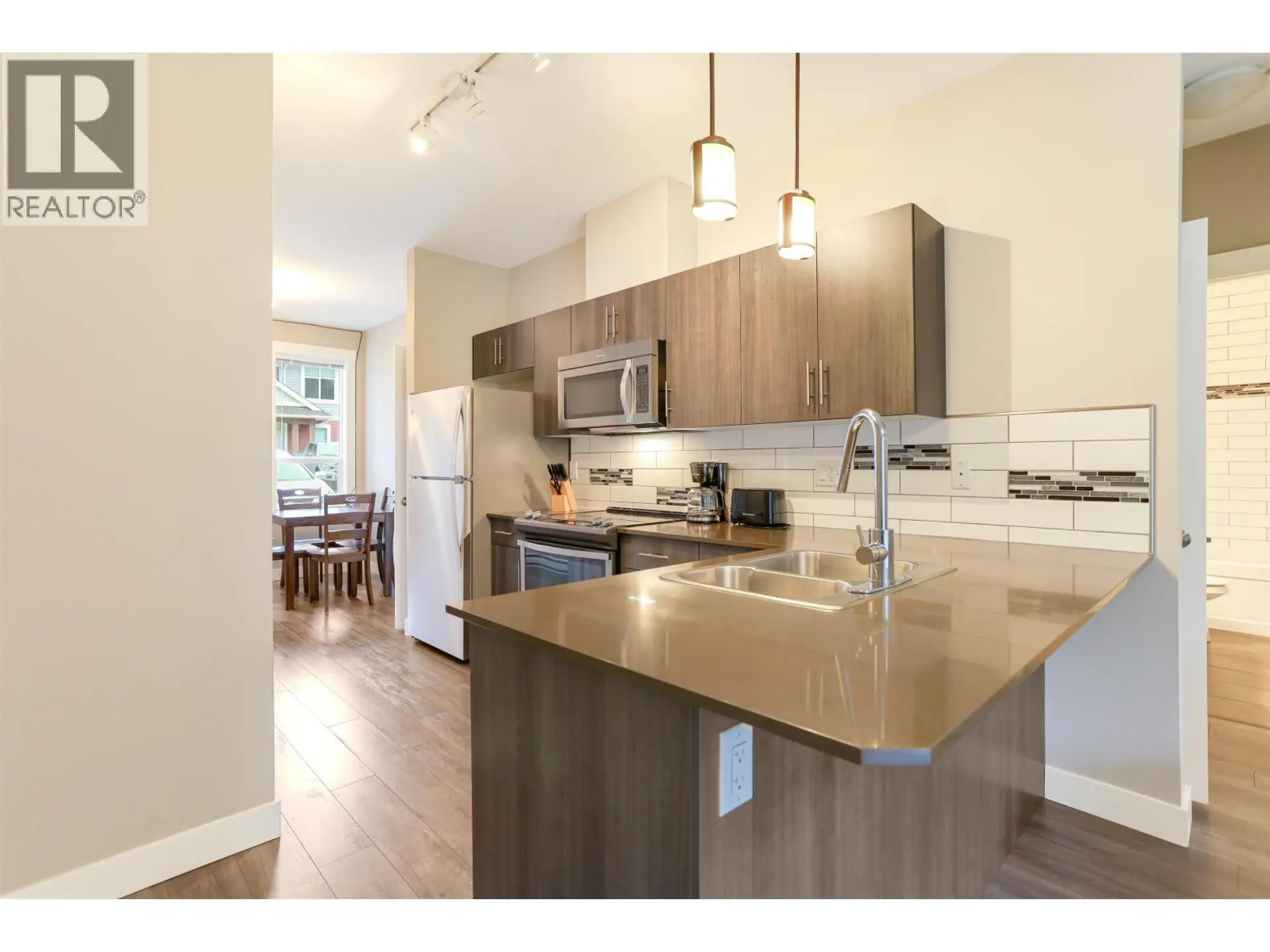 #206 110 BAXTER AVENUE - Image 12