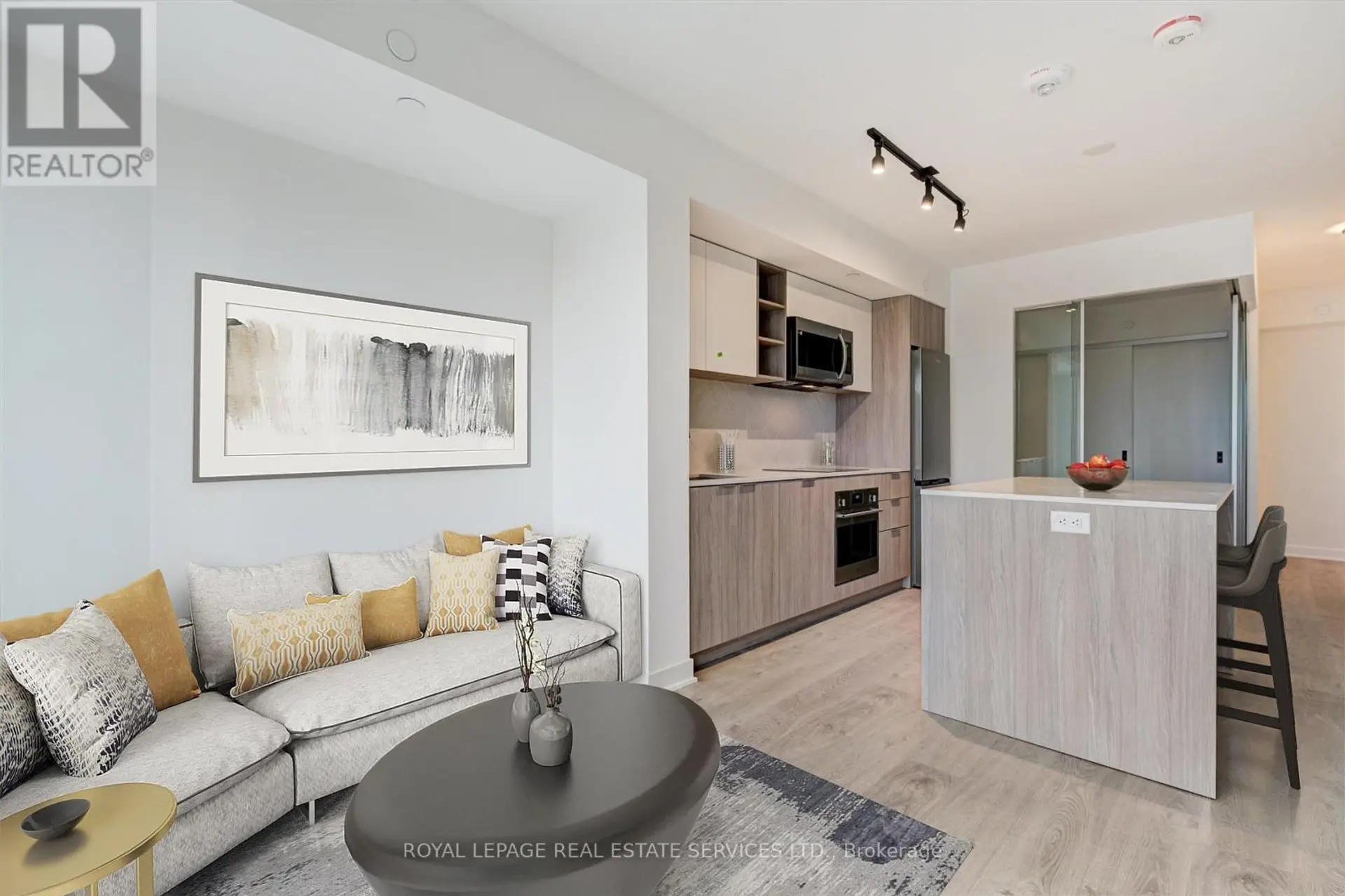##523 36 ZORRA STREET - Image 4