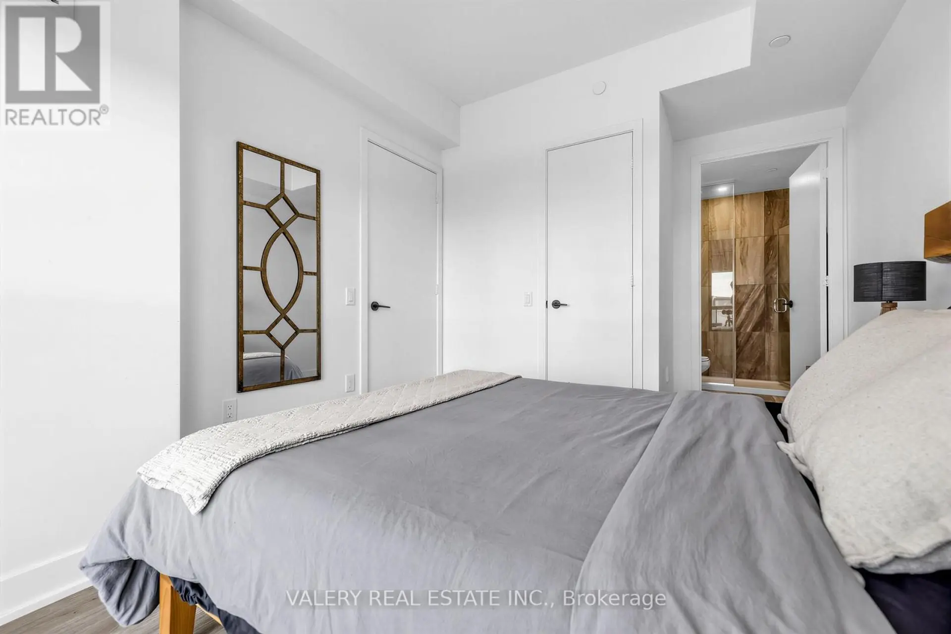 #411 60 GEORGE BUTCHART DRIVE - Image 10