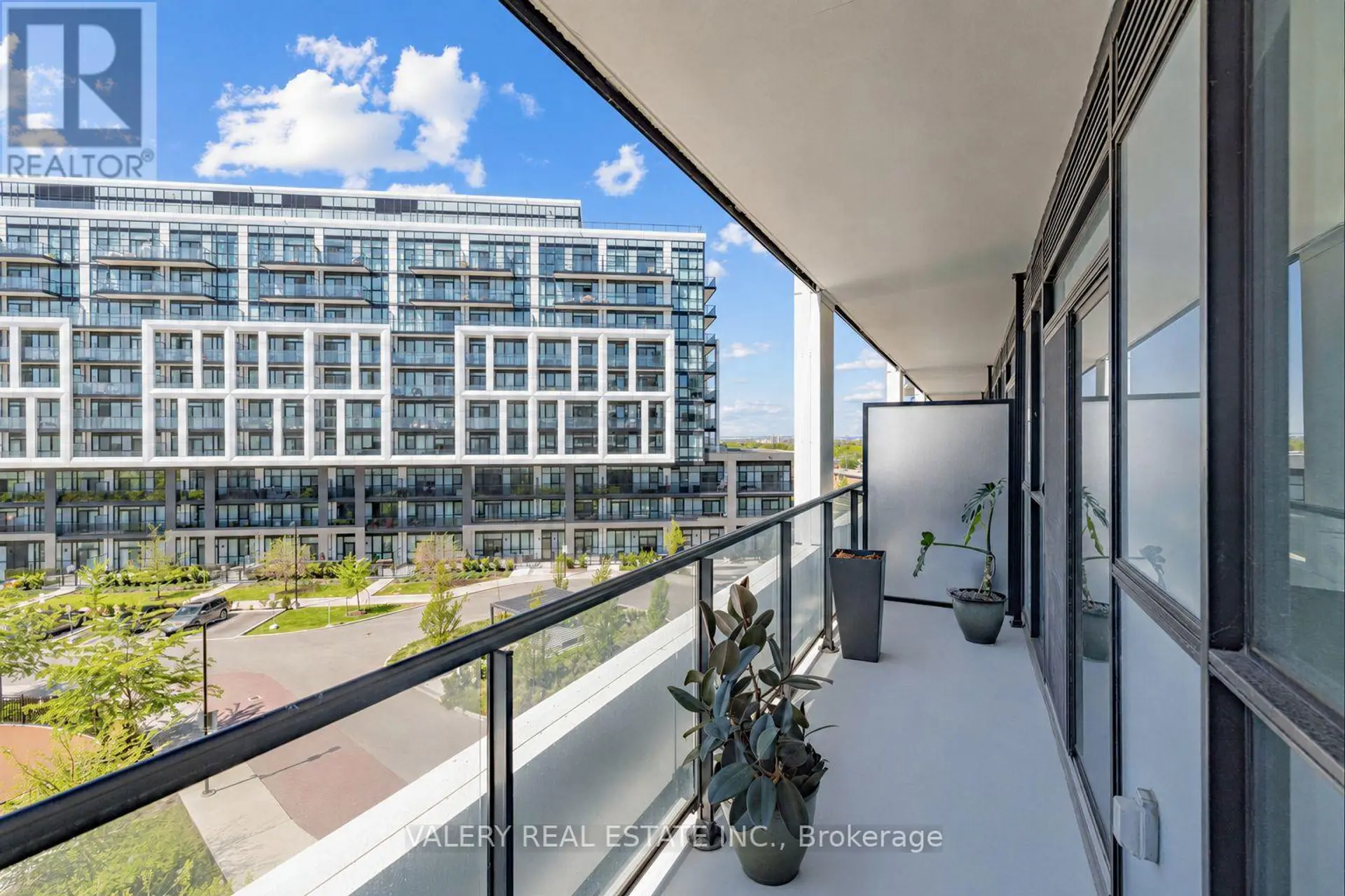 #411 60 GEORGE BUTCHART DRIVE - Image 18