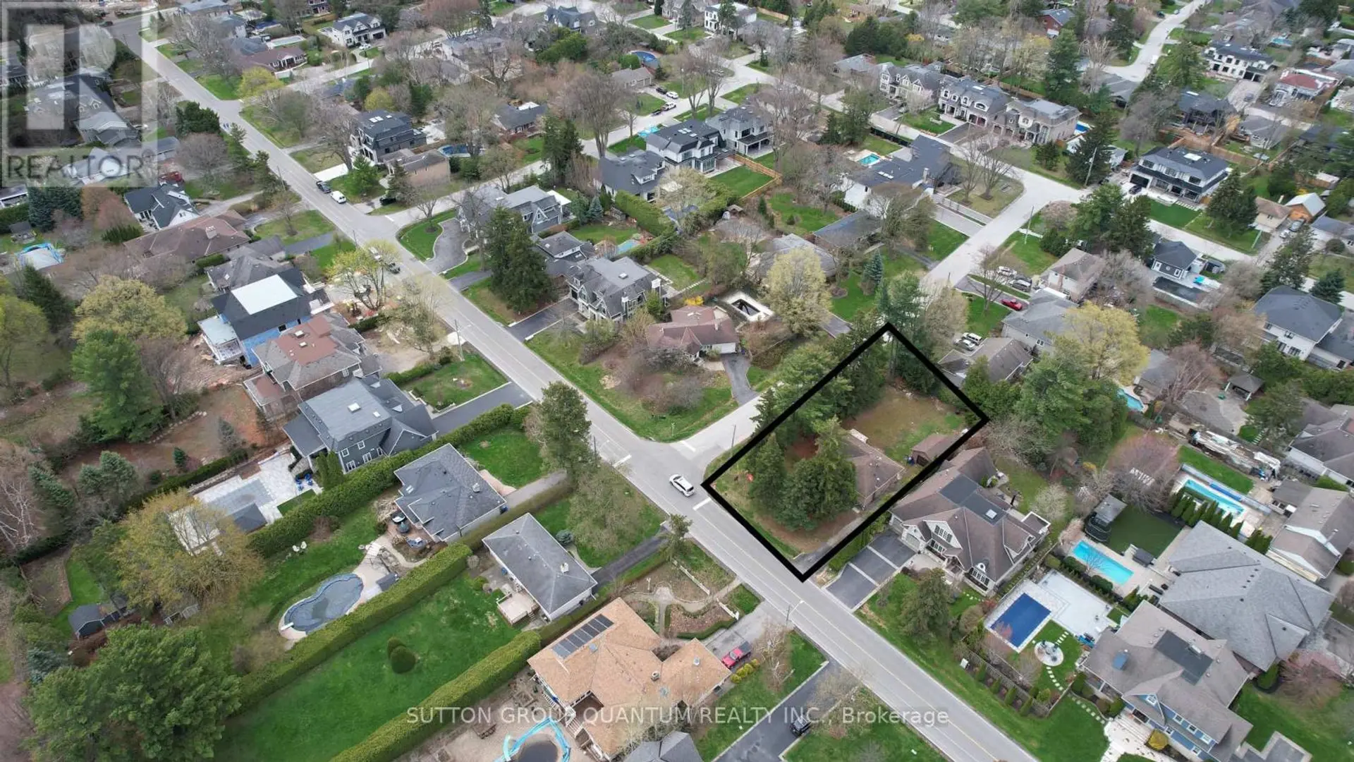 394 MAPLEHURST AVENUE N - Image 12