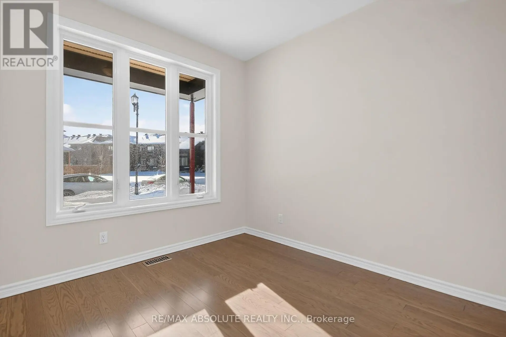 185 SEABERT DRIVE - Image 4