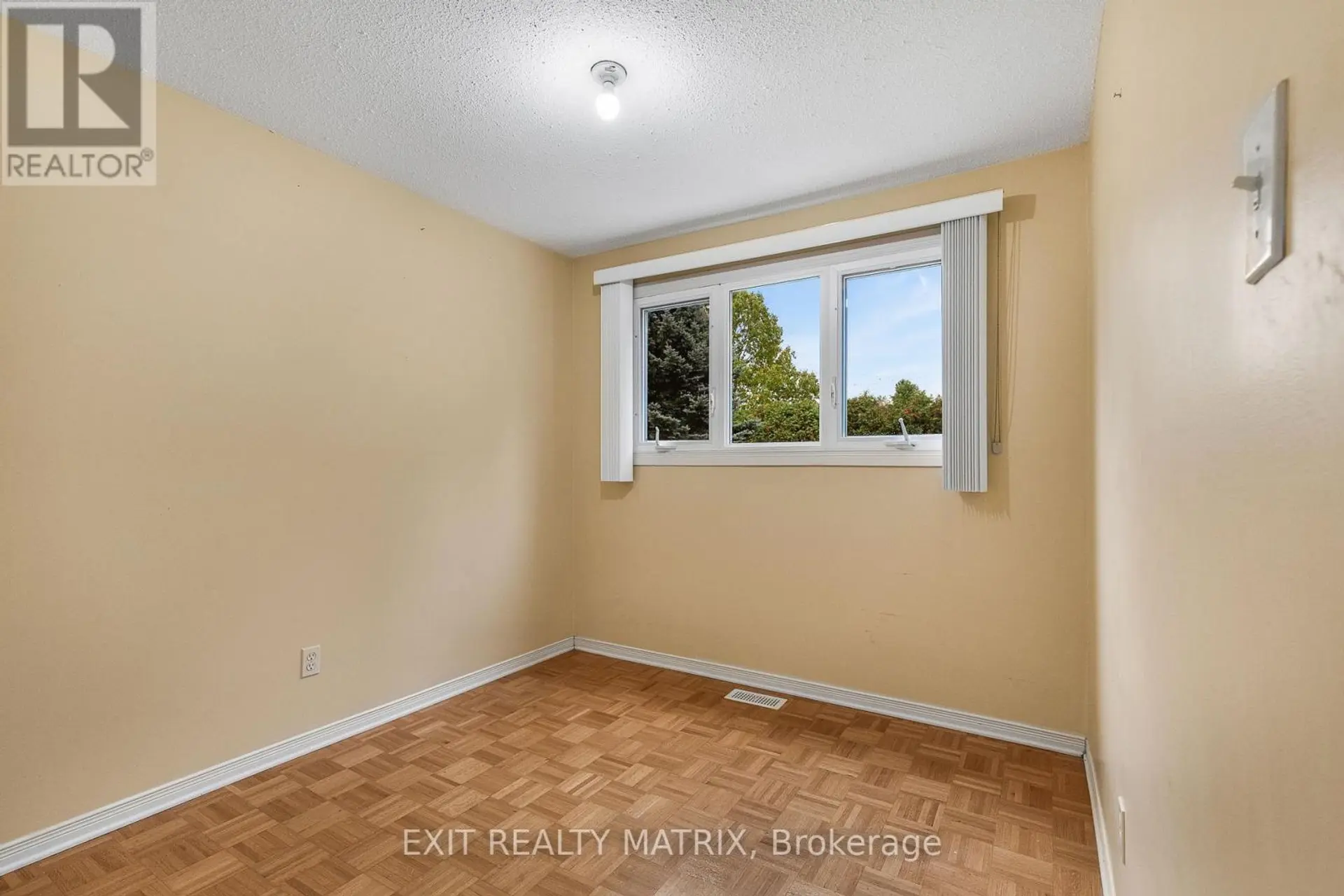 29 LOUISE CRESCENT - Image 10