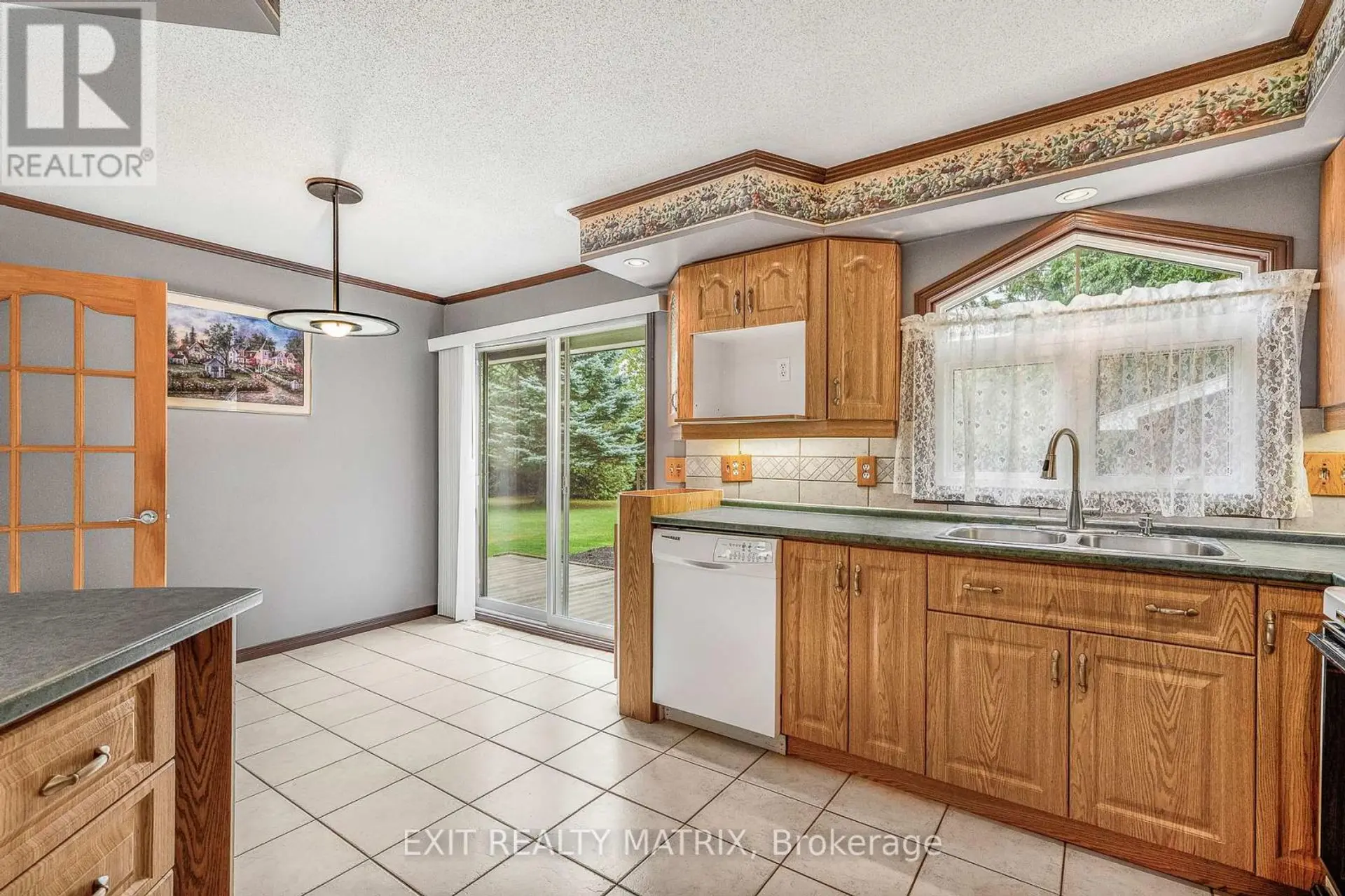 29 LOUISE CRESCENT - Image 7