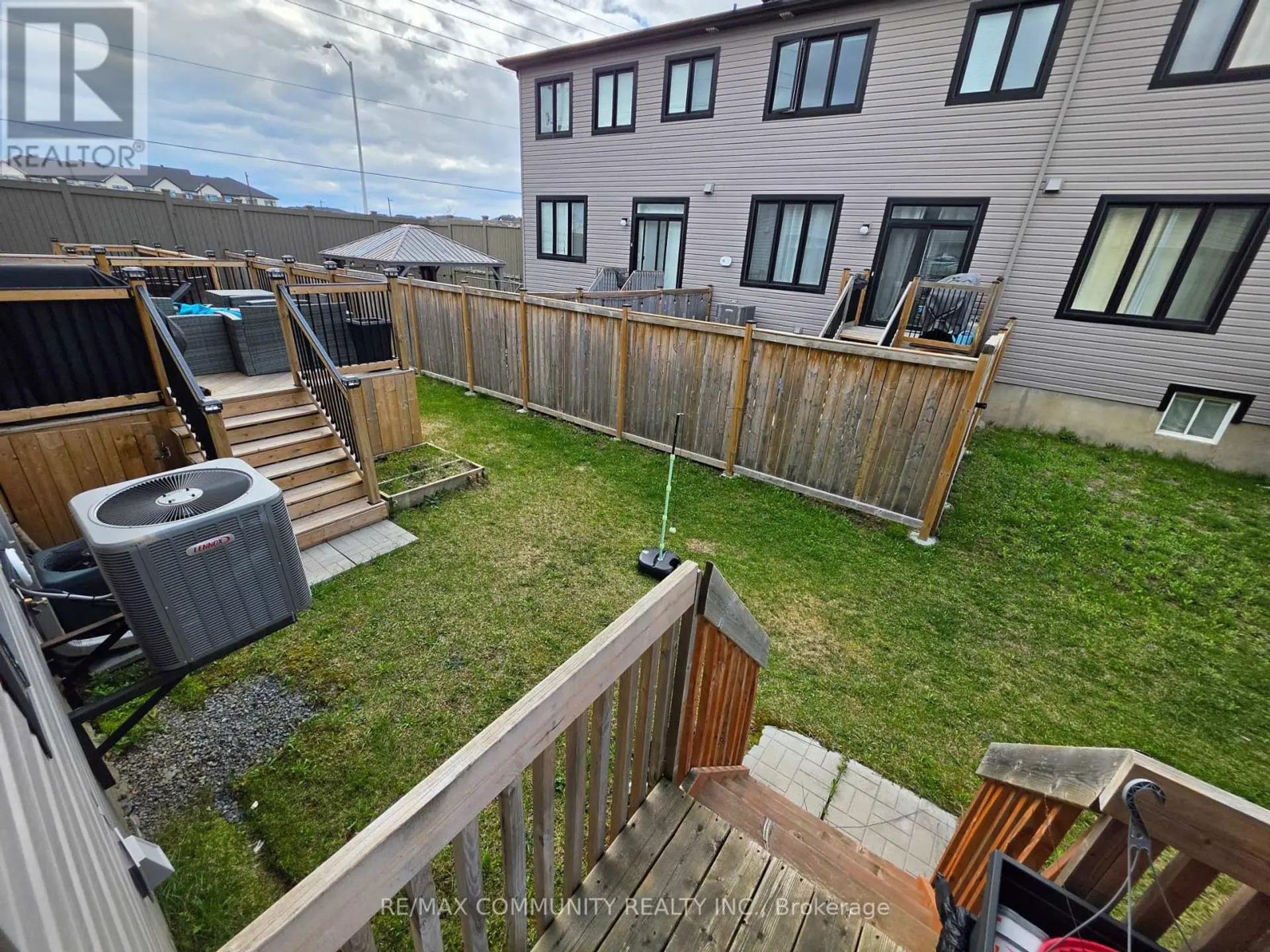 205 DON BROWN PRIVATE - Image 4