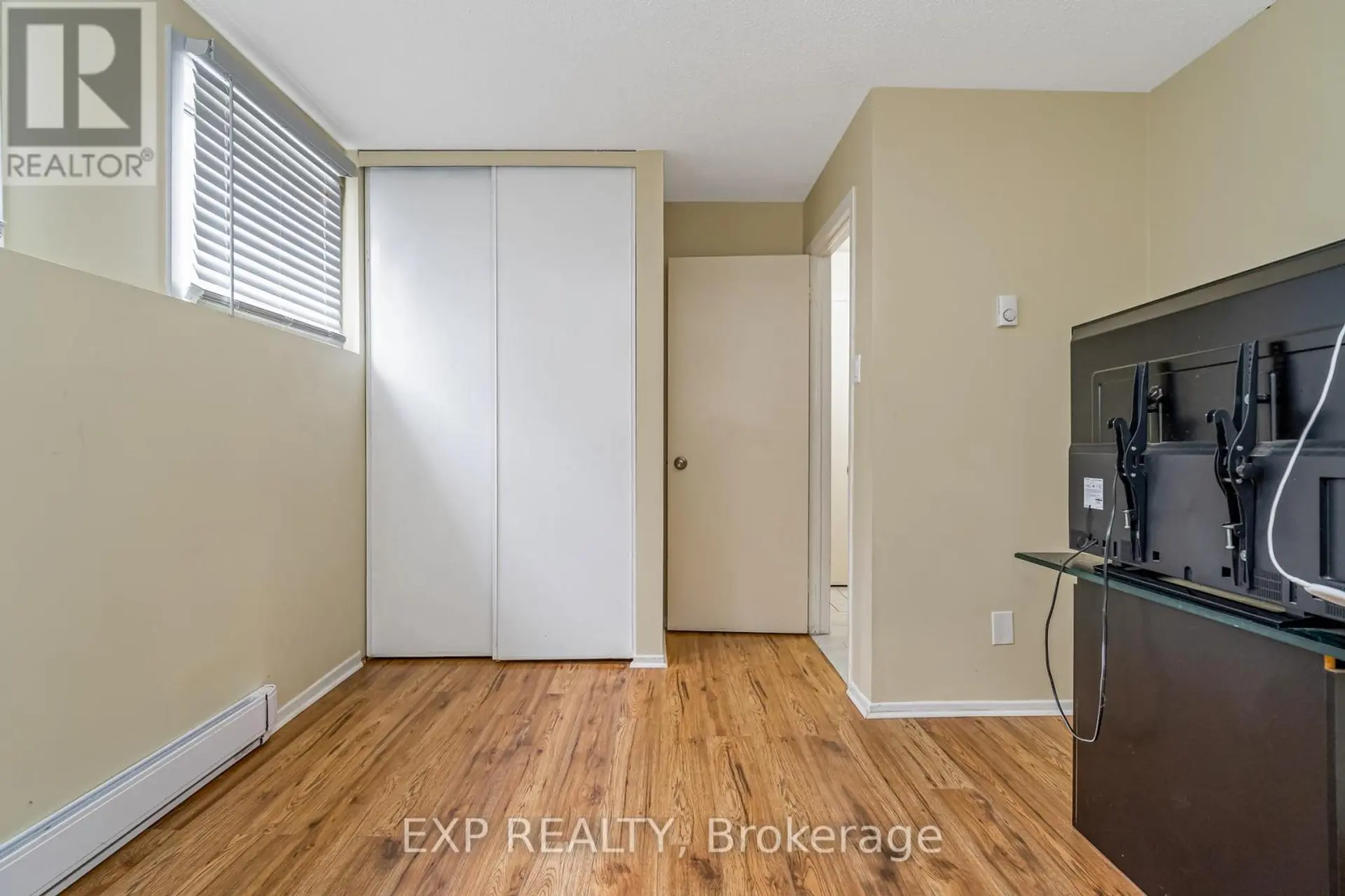 #12 2610 DRAPER AVENUE - Image 13