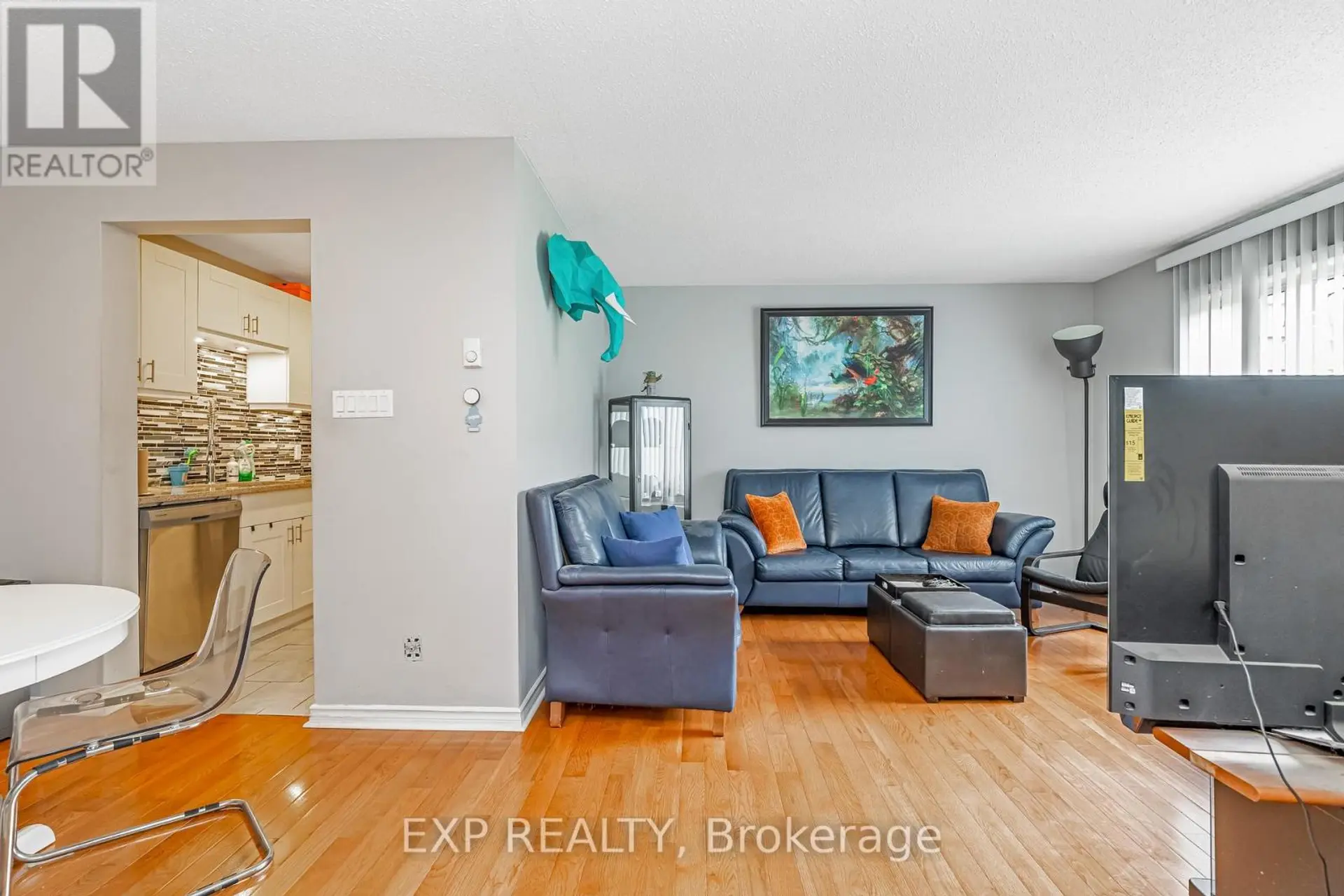 #12 2610 DRAPER AVENUE - Image 3