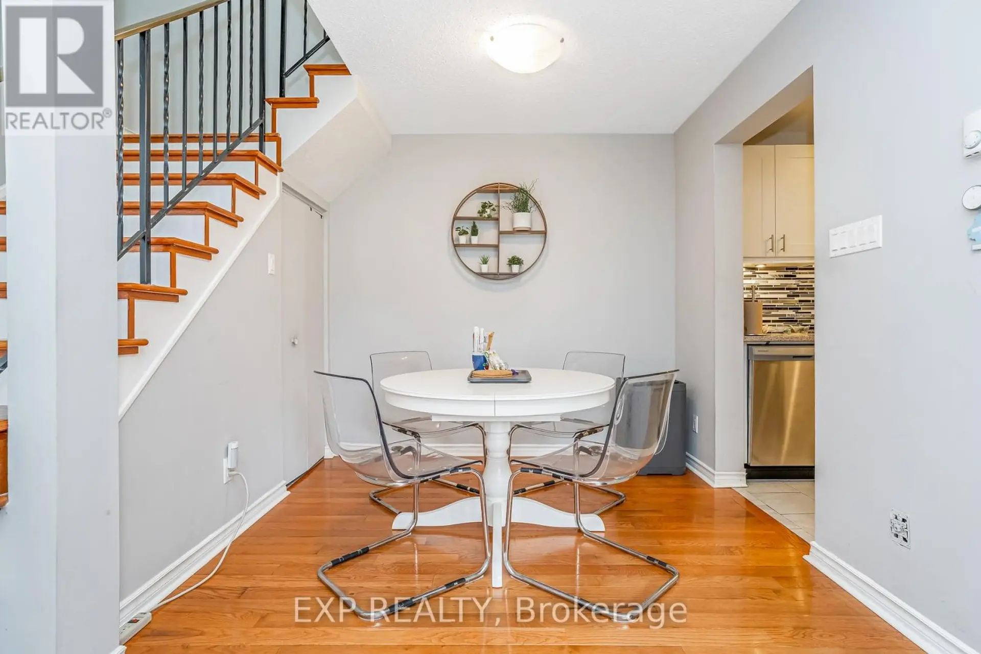#12 2610 DRAPER AVENUE - Image 4