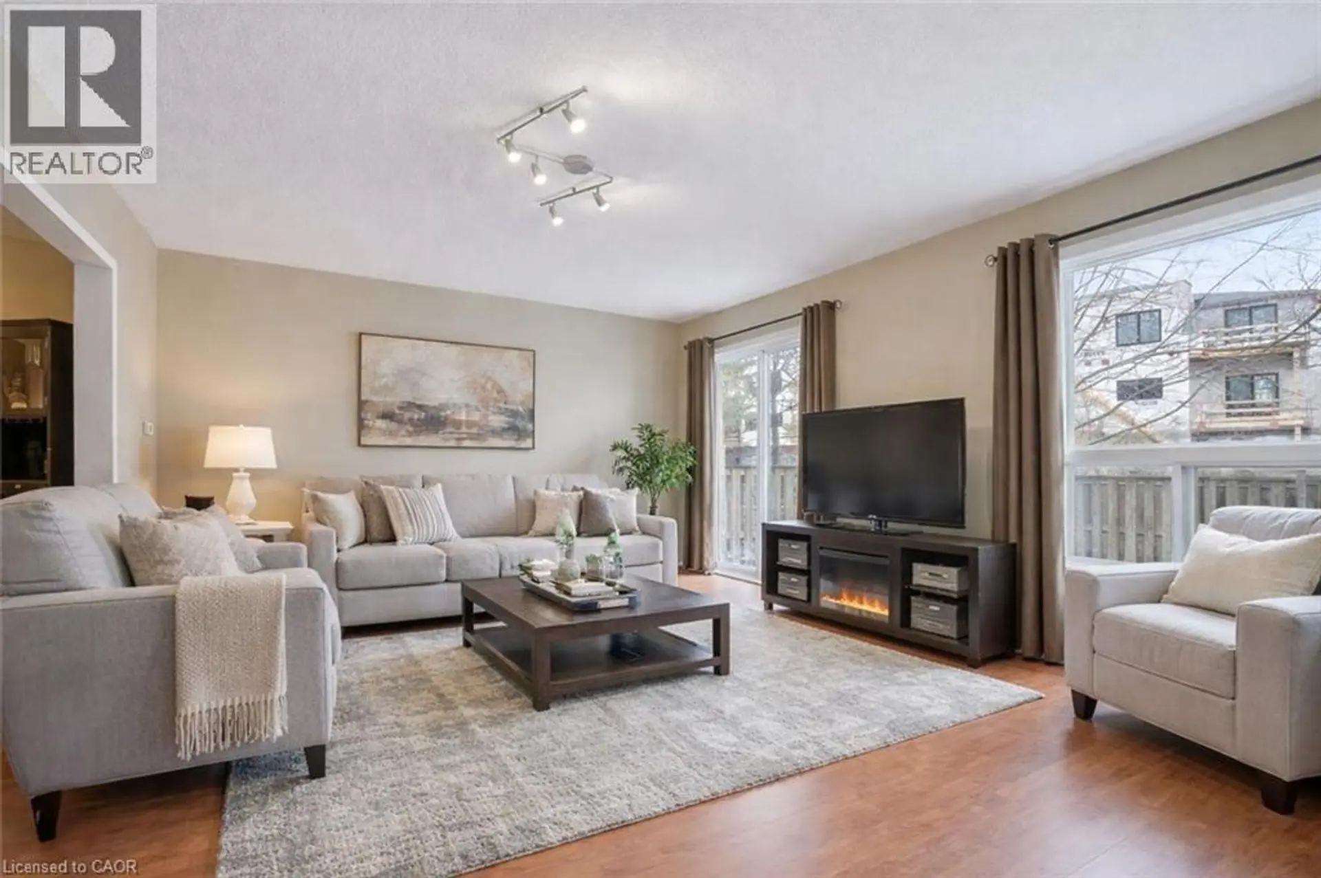 #38 210 DAWN Avenue - Image 4
