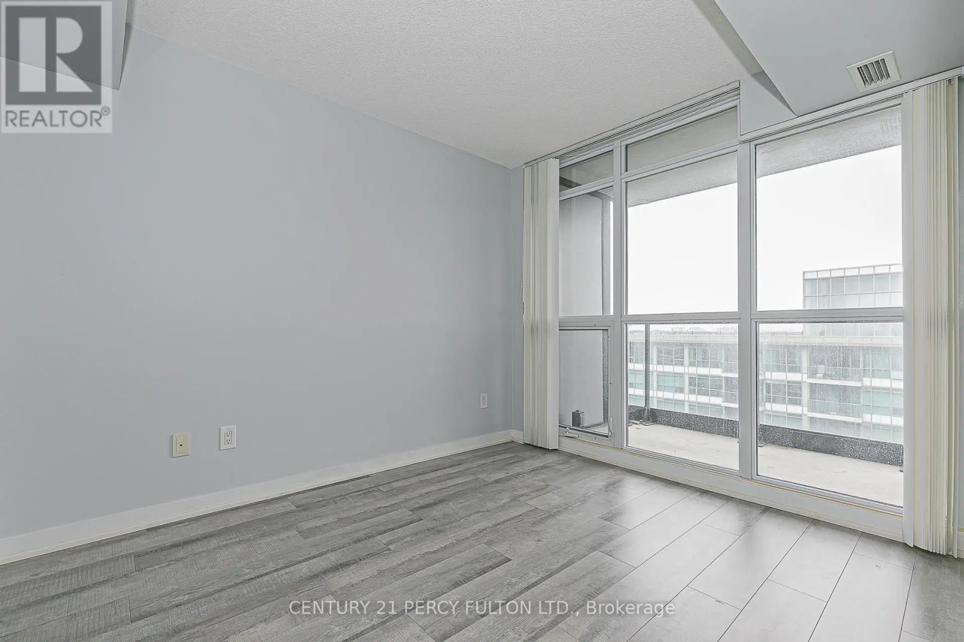 #1612 19 SINGER COURT - Image 6