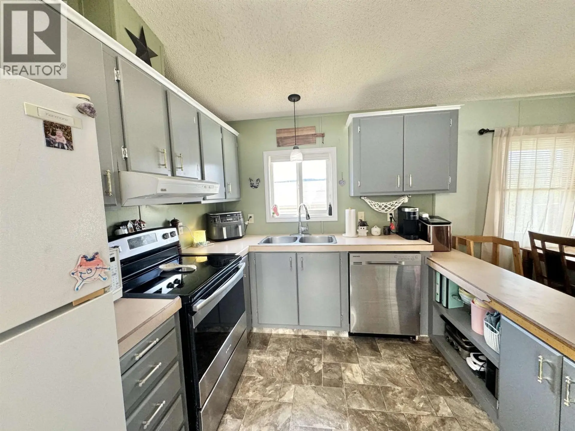 #83 770 N ELEVENTH AVENUE - Image 4