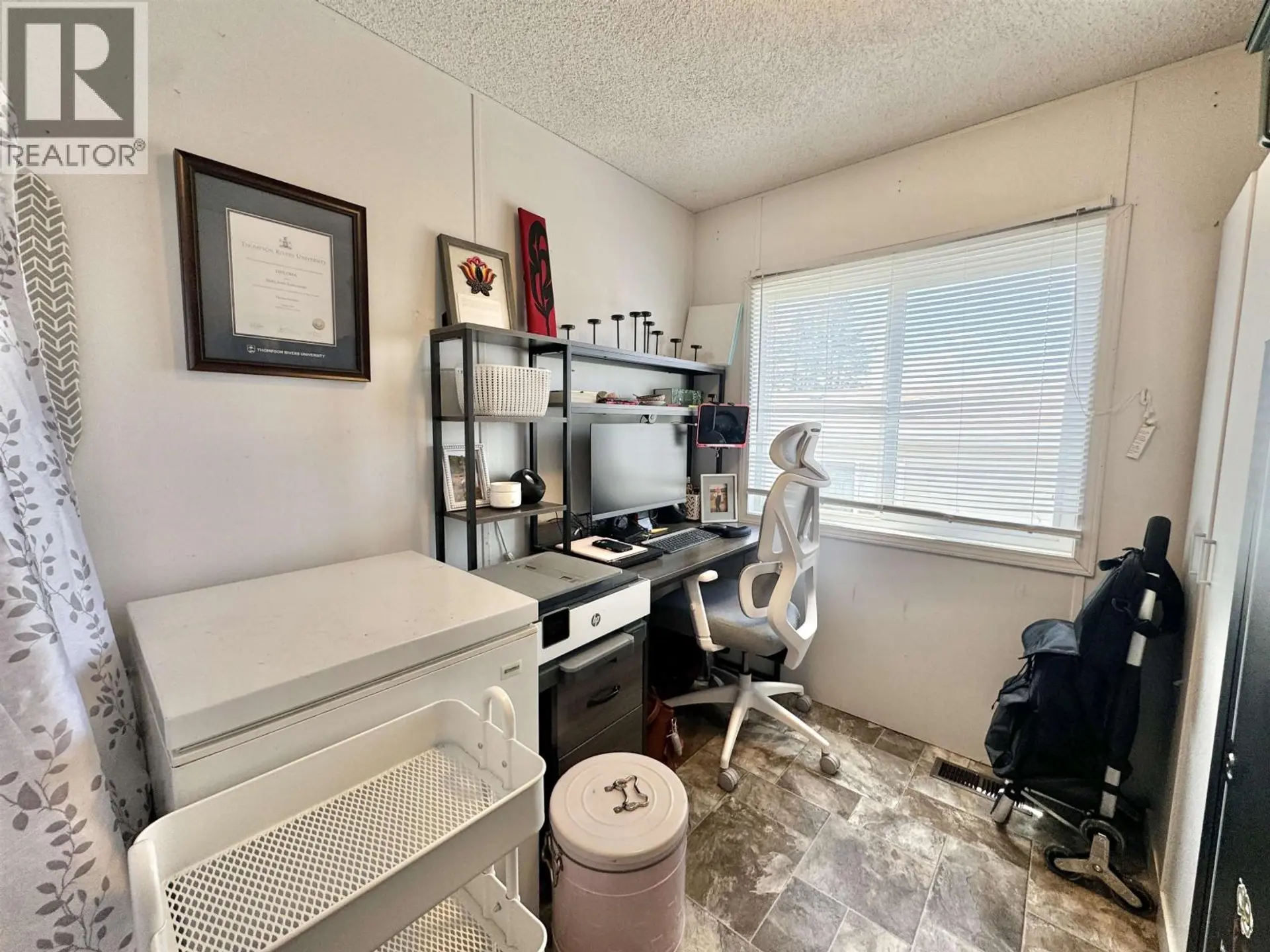 #83 770 N ELEVENTH AVENUE - Image 14