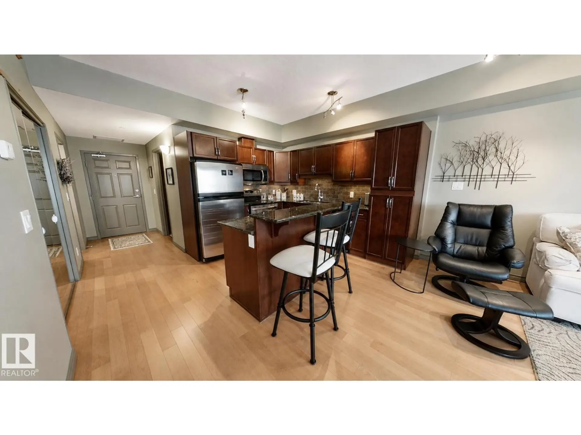 #610 10303 111 ST NW - Image 5