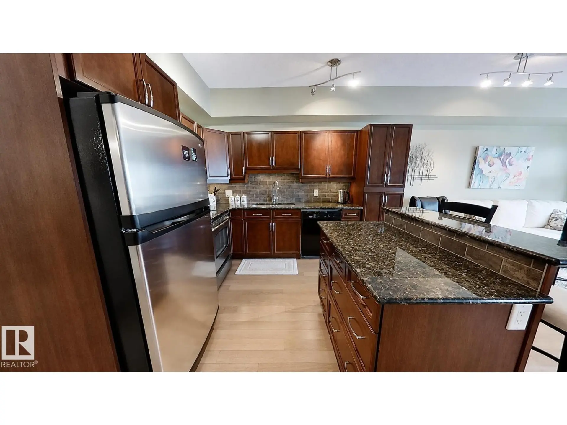 #610 10303 111 ST NW - Image 6