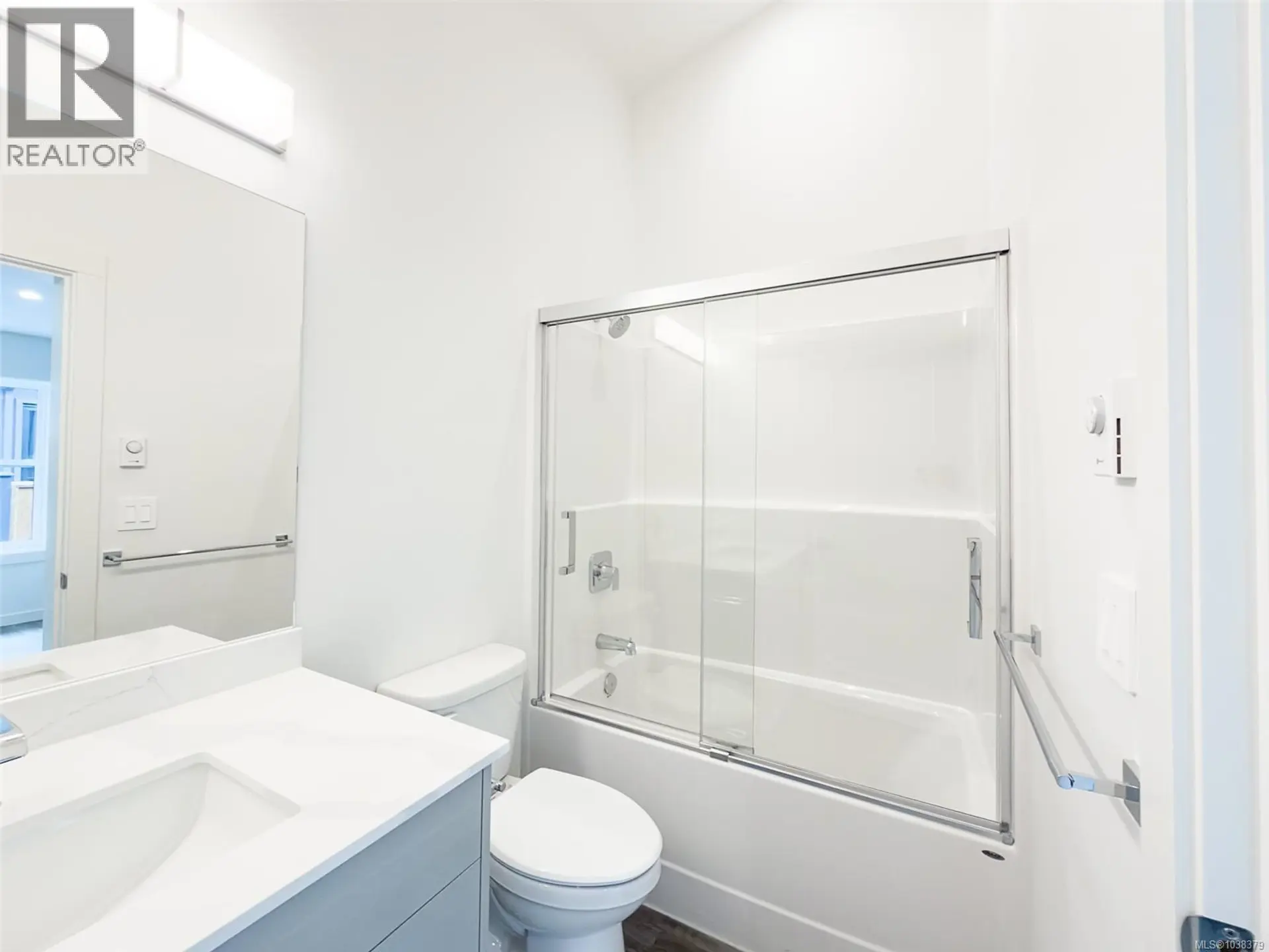#33 3025 Royston Rd - Image 11