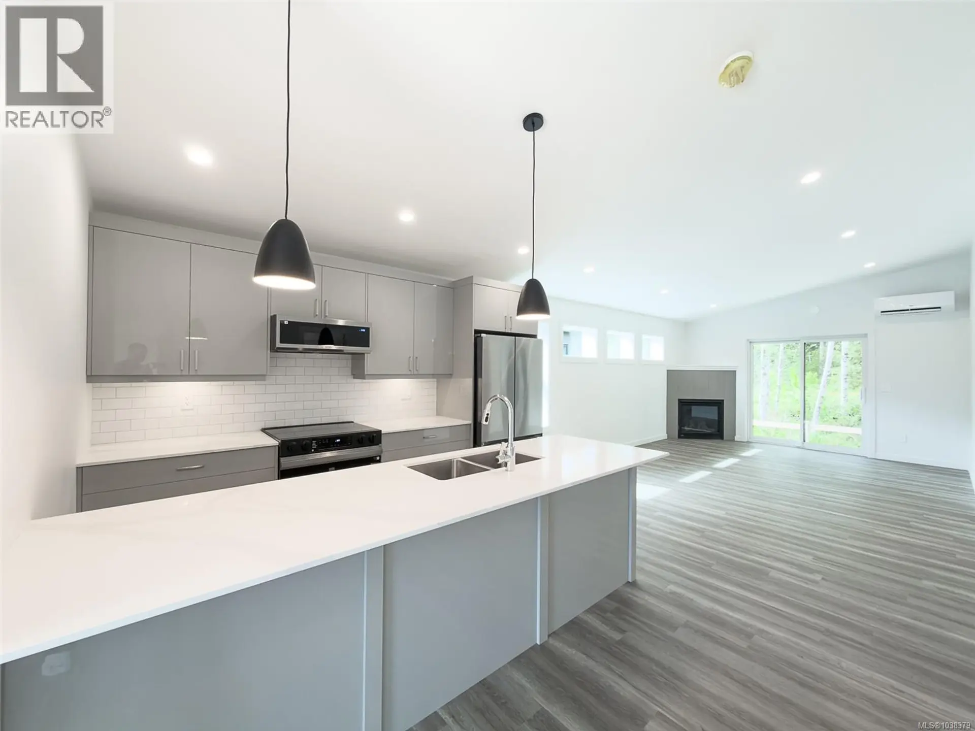 #33 3025 Royston Rd - Image 3