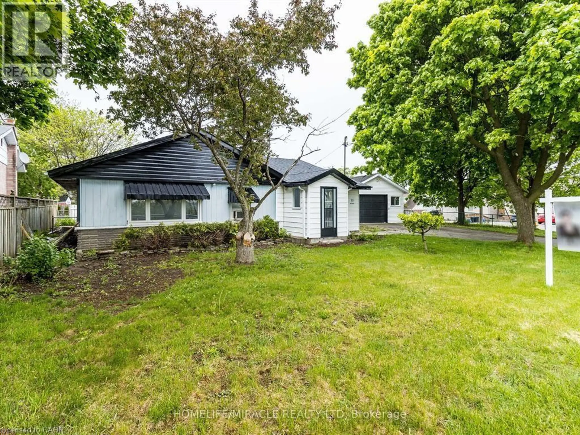 15 SPIERS Crescent - Image 1